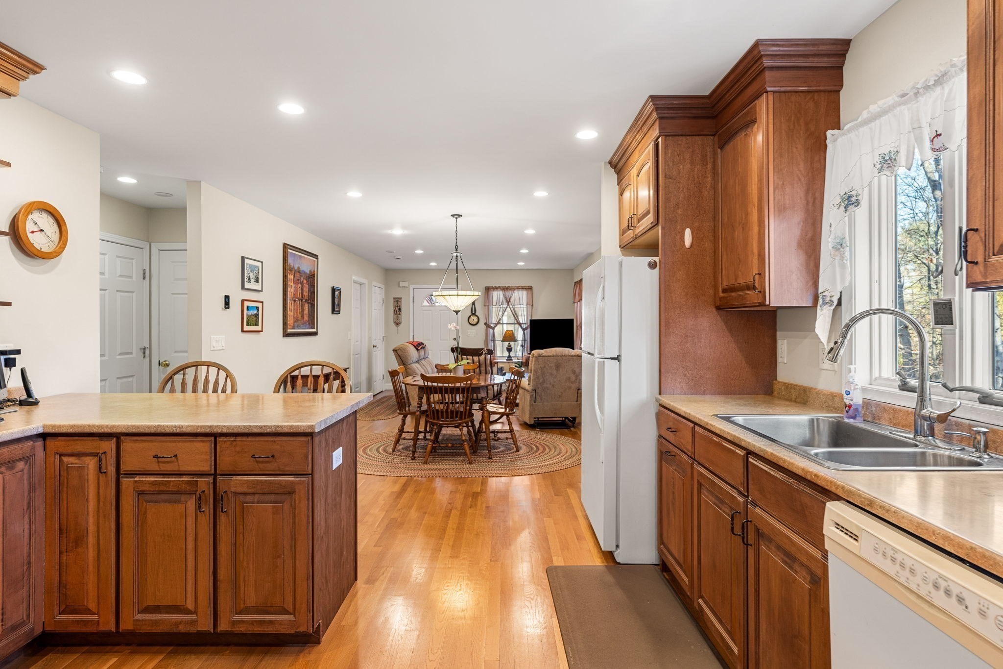 28 Van Norden Rd, Woburn, MA 01801 - Image 9