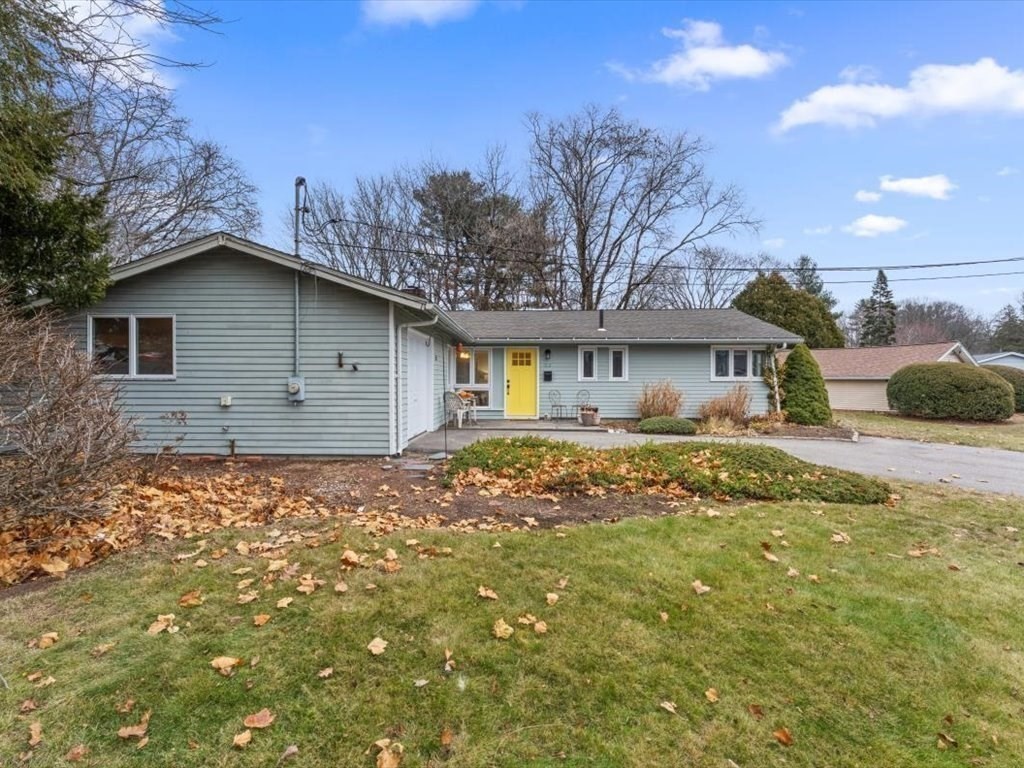 15 Rosslare Rd, Framingham, MA 01701 - Image 2