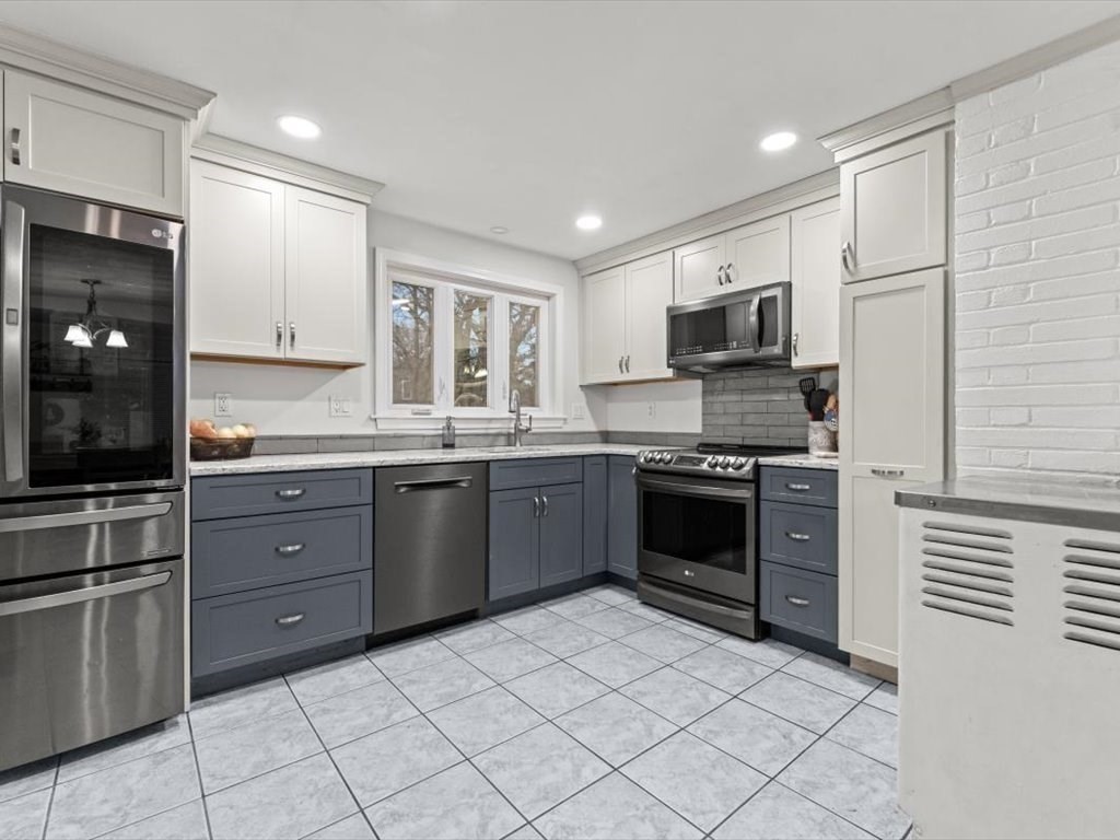 15 Rosslare Rd, Framingham, MA 01701 - Image 9