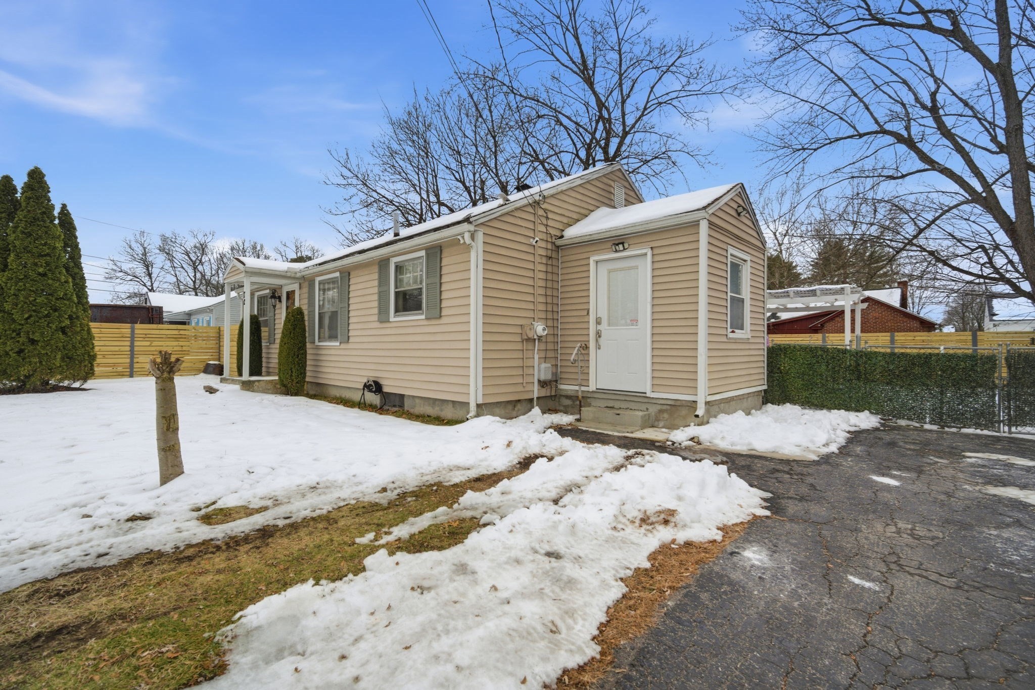 72 W Bay Path Ter, Springfield, MA 01109 - Image 2