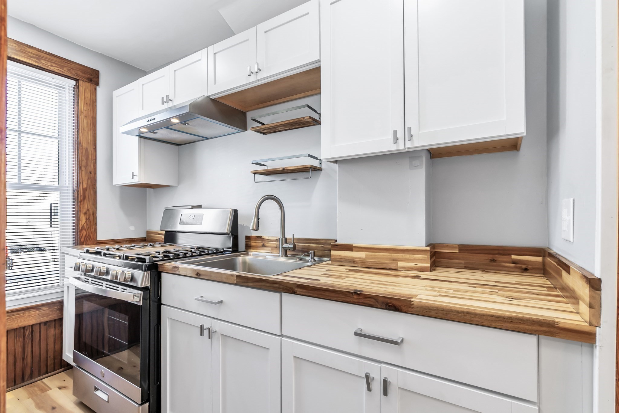 144 A St, Lowell, MA 01851 - Image 15