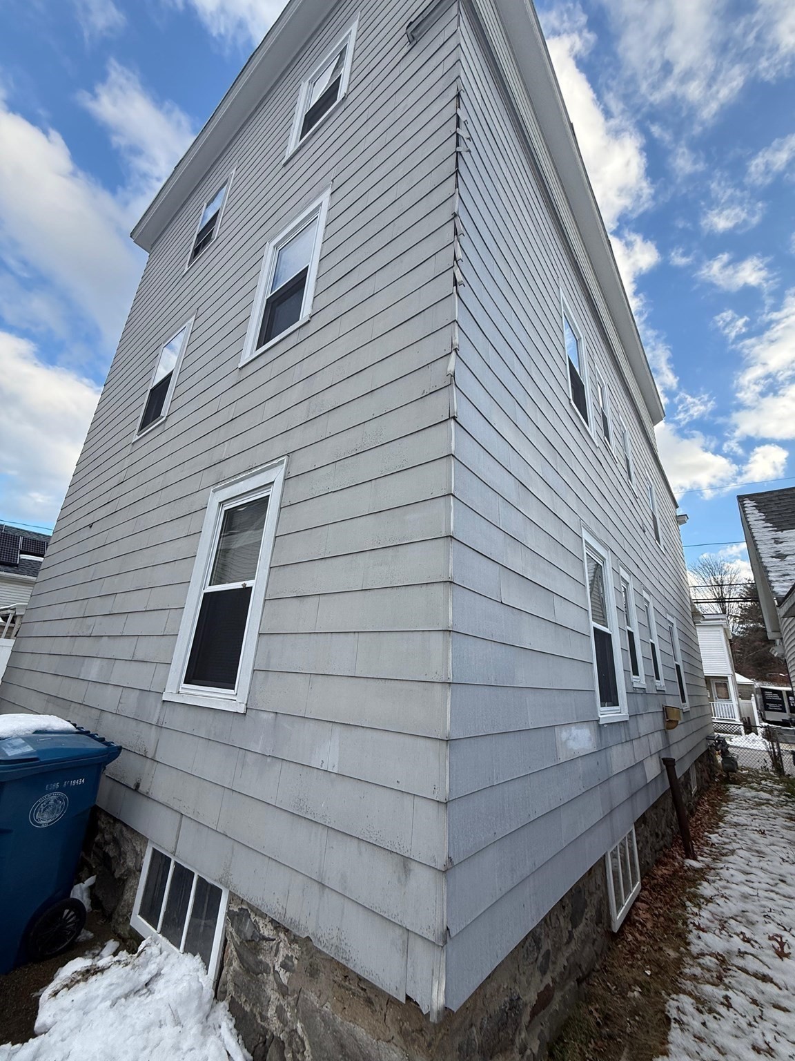 61 Kingston St, Lawrence, MA 01843 - Image 4