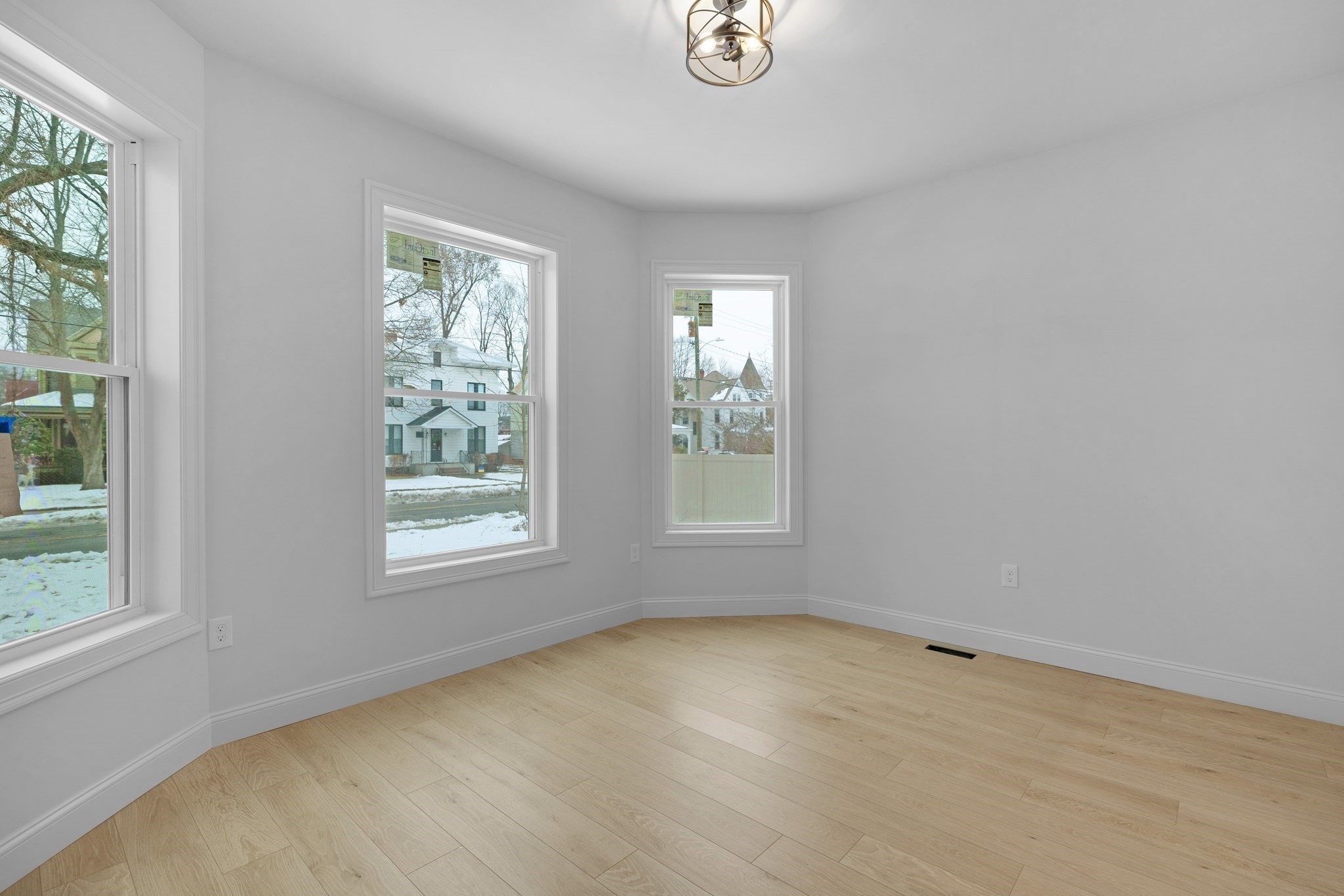 104 Lincoln St, Holyoke, MA 01040 - Image 13
