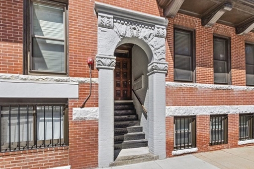 8 Battery Street, Apt 8