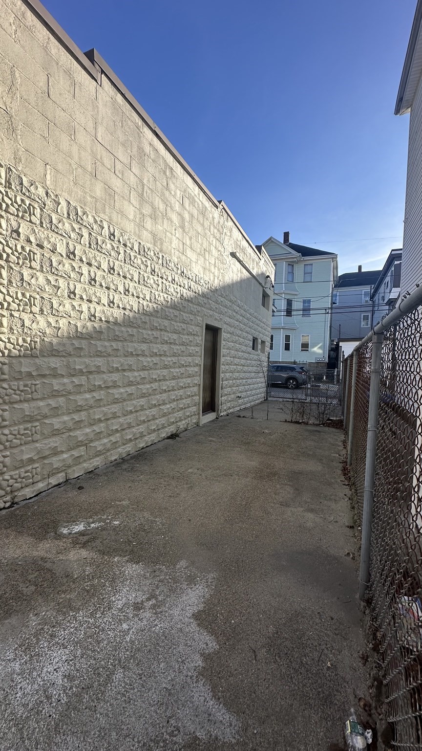 330 William St, Fall River, MA 02721 - Image 5