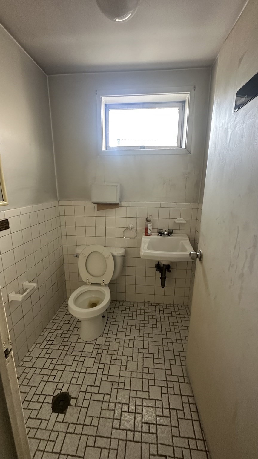 330 William St, Fall River, MA 02721 - Image 10