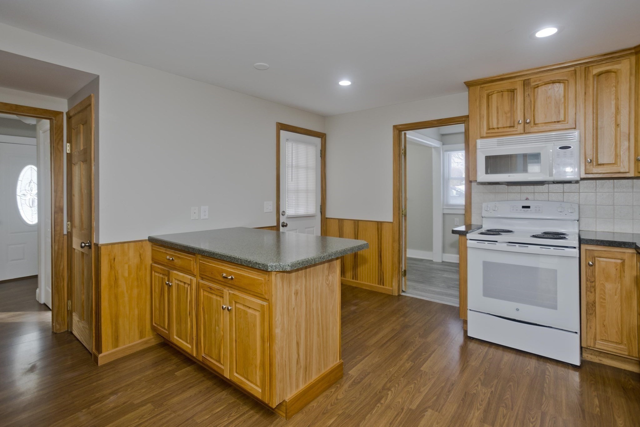 28 Miller St, Ludlow, MA 01056 - Image 4