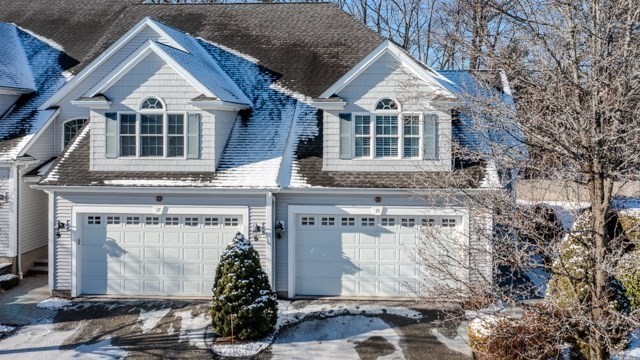 15 Peachey Cir Unit 204, Middleton, MA 01949 - Image 2