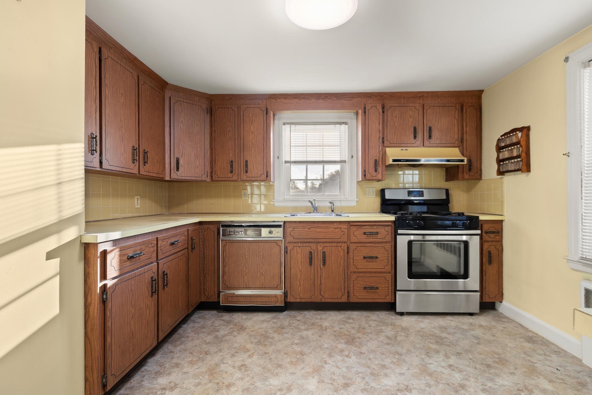 83 Dean St, Norwood, MA 02062 - Image 15