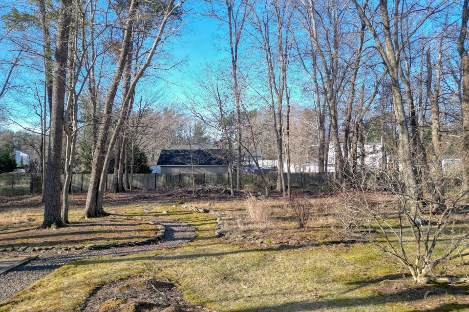 21 Strawberry Ln, Whitman, MA 02382 - Image 4
