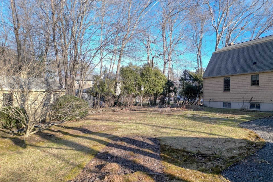 21 Strawberry Ln, Whitman, MA 02382 - Image 9