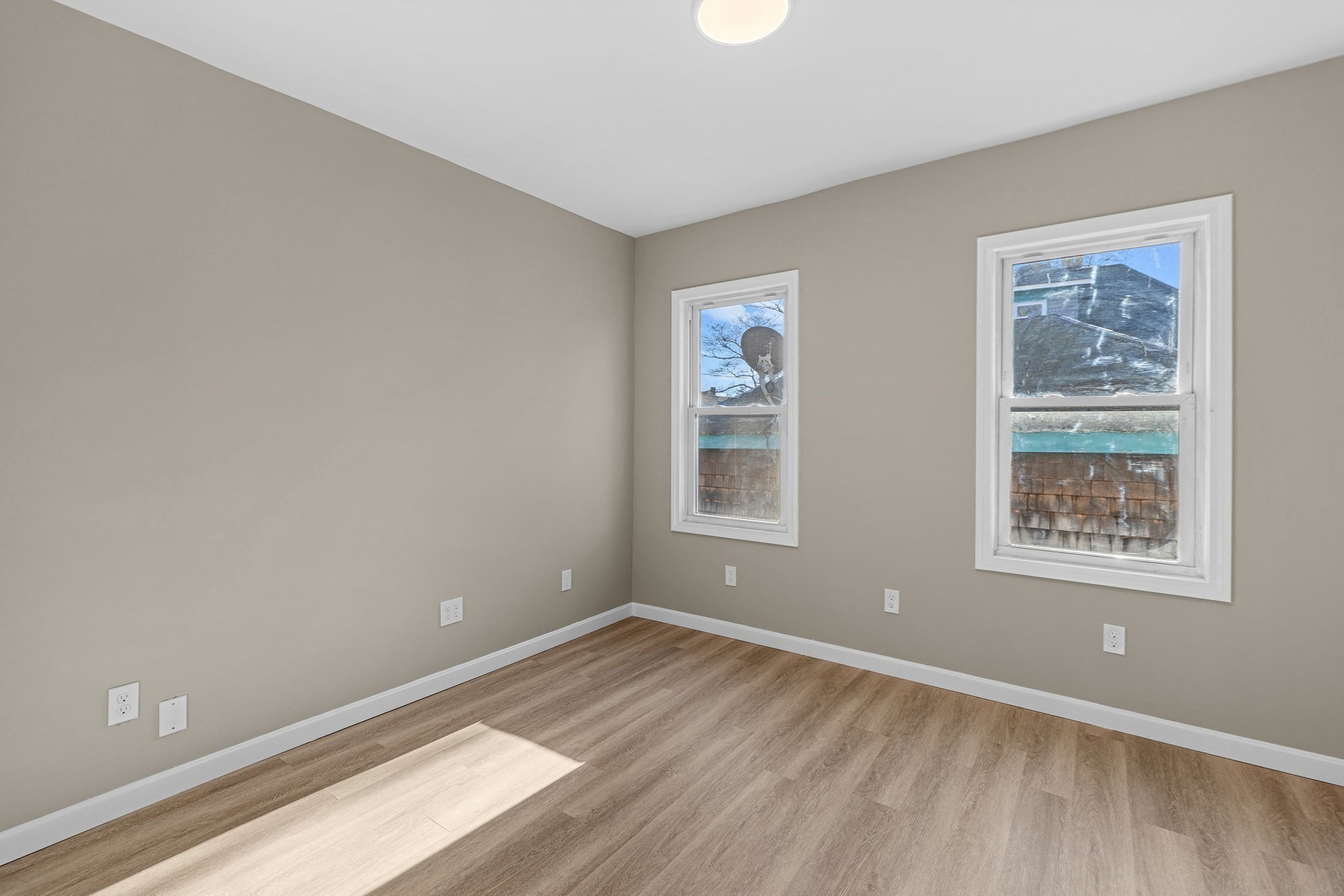 73 Gifford Ave, Dartmouth, MA 02747 - Image 14