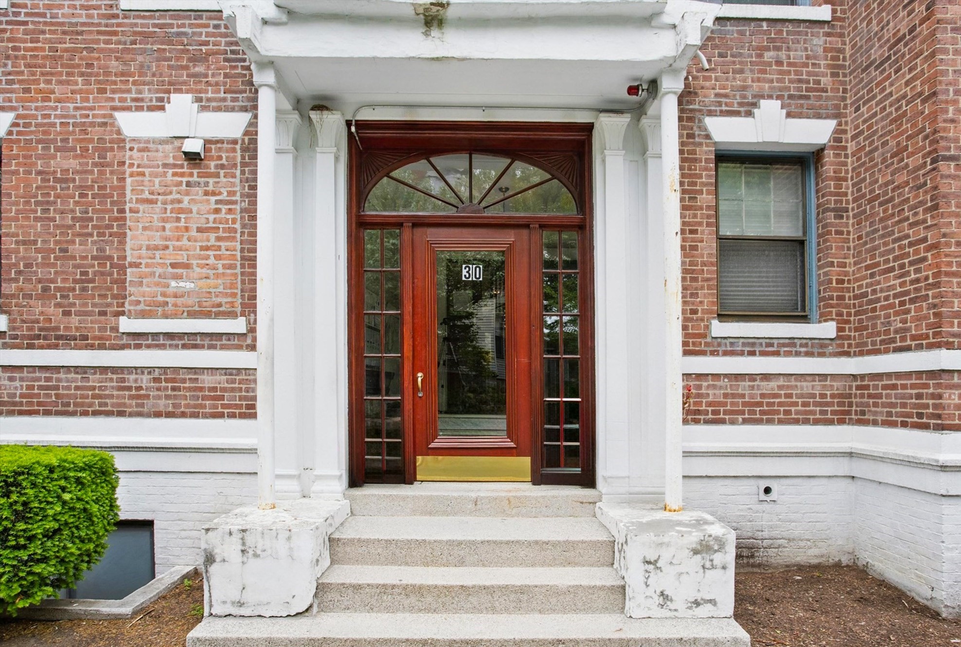 30 Kinross Rd Unit 1, Boston College, Boston, MA 02135