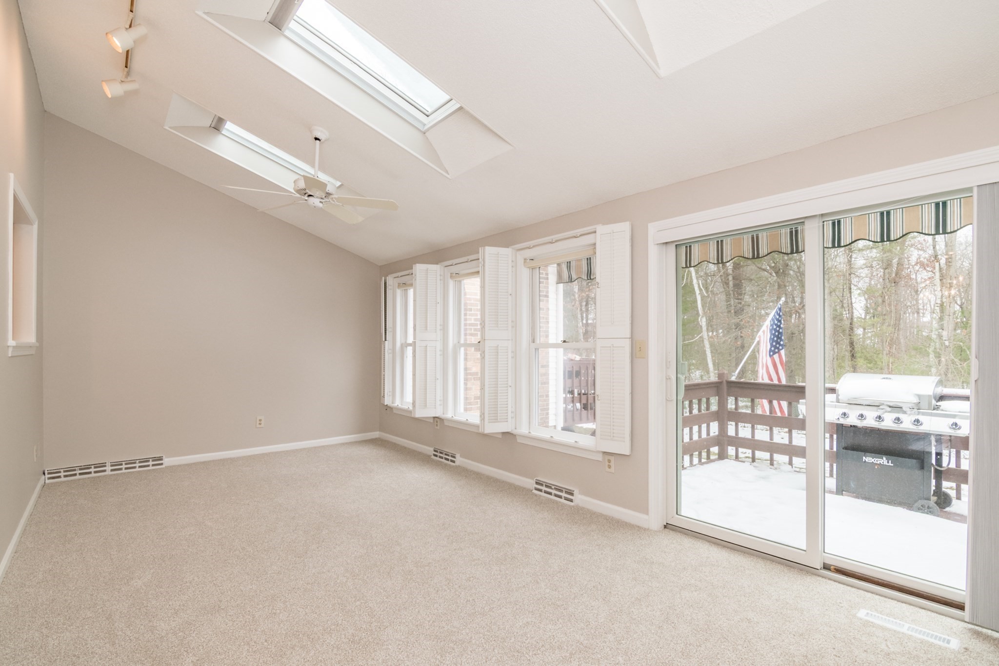 13 Castle Hills Rd Unit B, Agawam, MA 01001 - Image 17