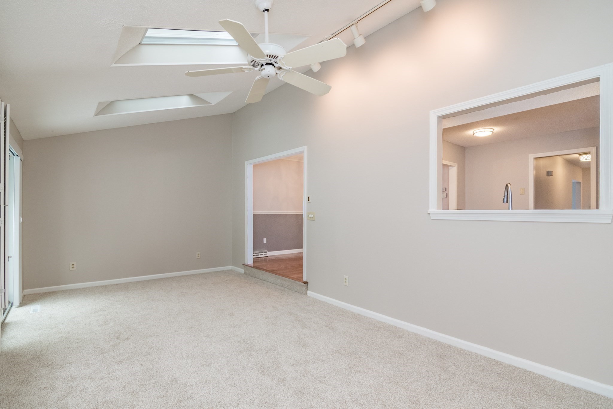 13 Castle Hills Rd Unit B, Agawam, MA 01001 - Image 18