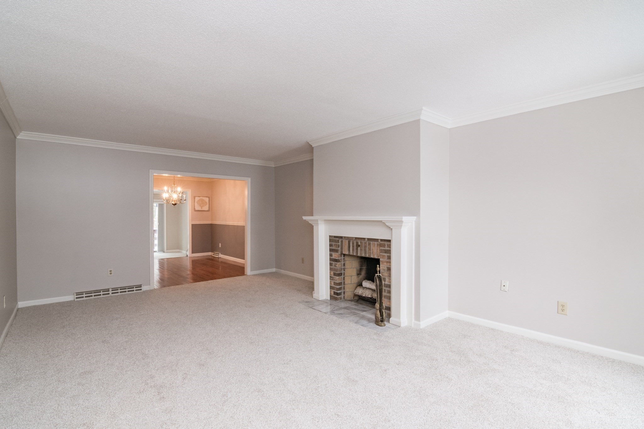 13 Castle Hills Rd Unit B, Agawam, MA 01001 - Image 7