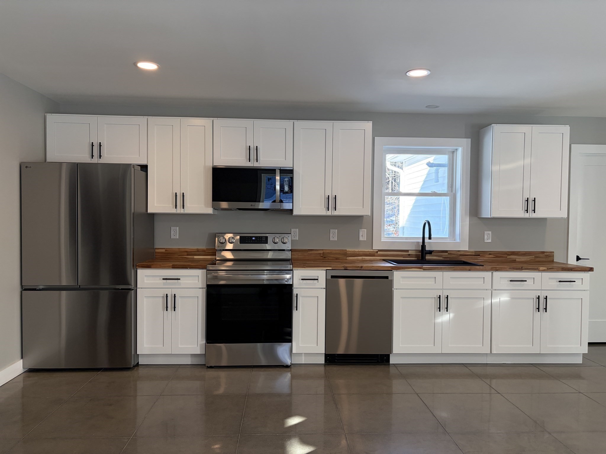 68 Acadia Road, Gardner, MA 01440 - Image 2