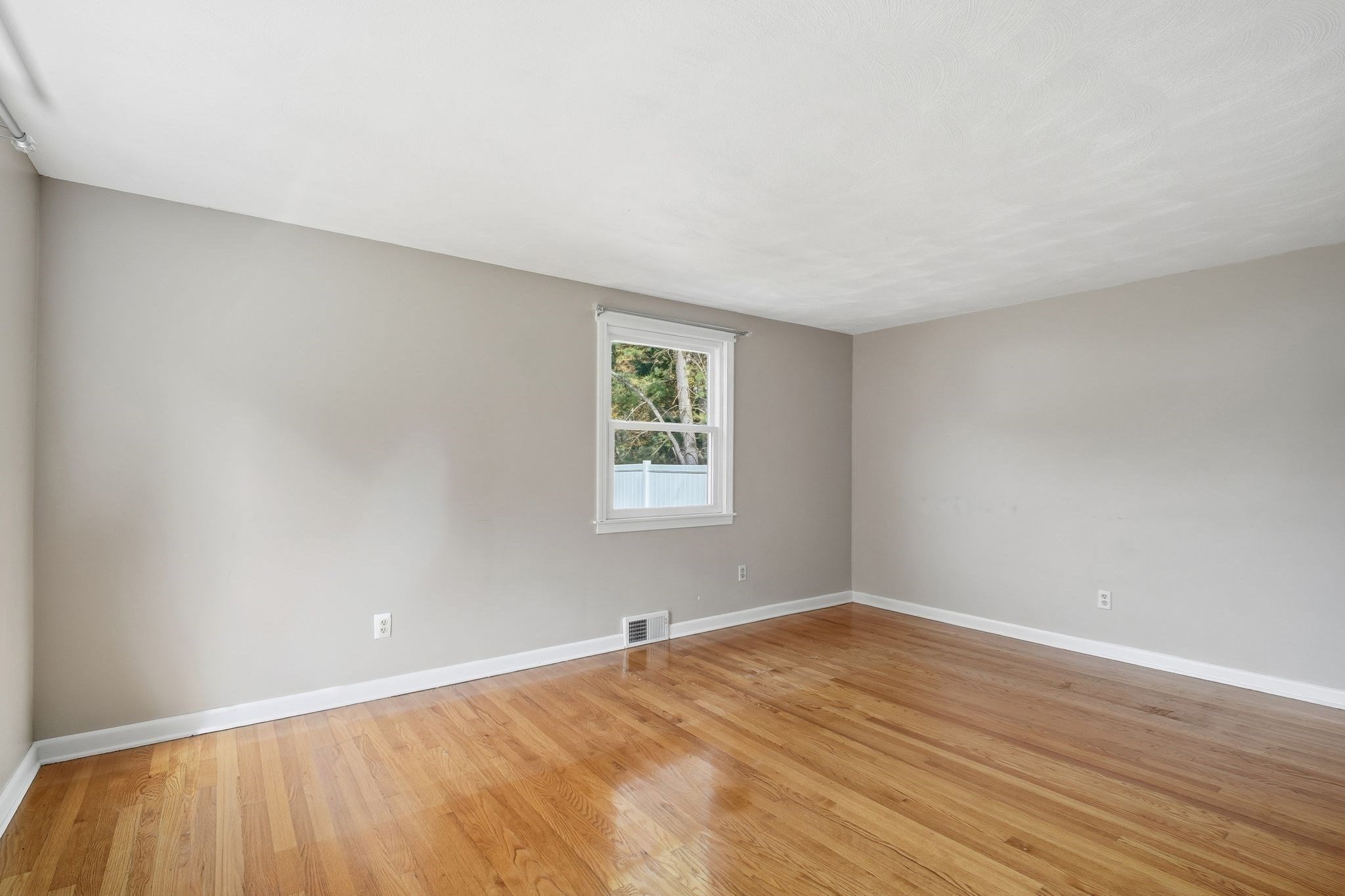 60 Jeanne Marie St, Springfield, MA 01129 - Image 4