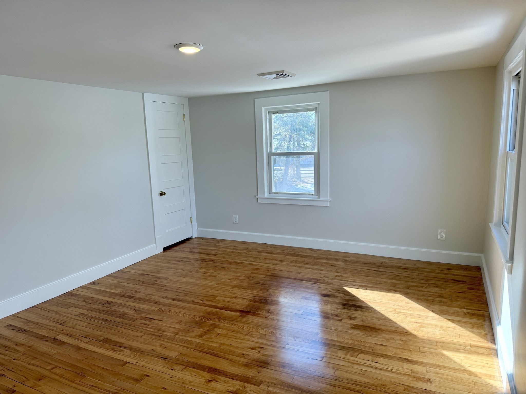 424 Chapin St, Ludlow, MA 01056 - Image 18