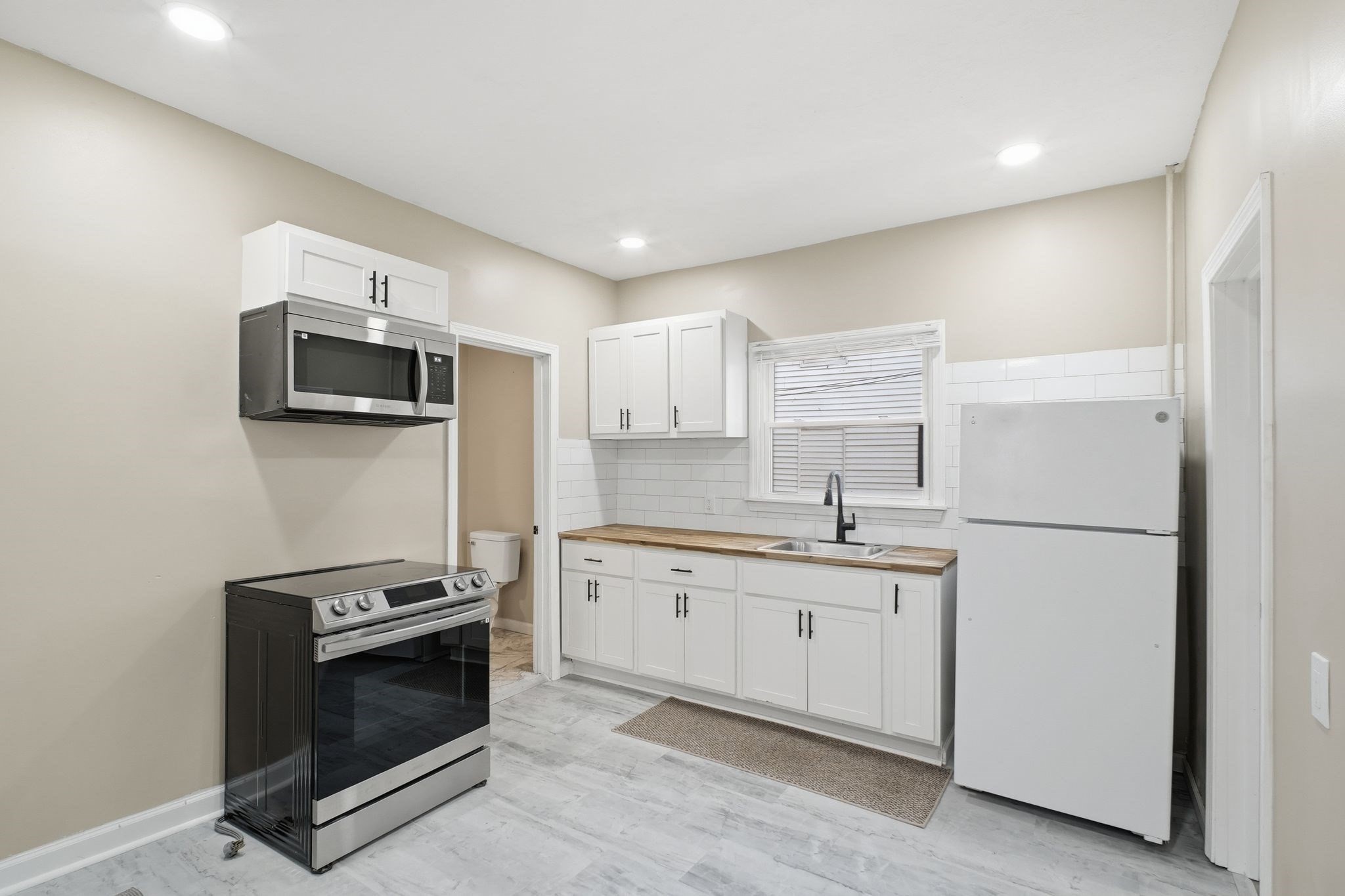 52 Osgood St, Springfield, MA 01107 - Image 4