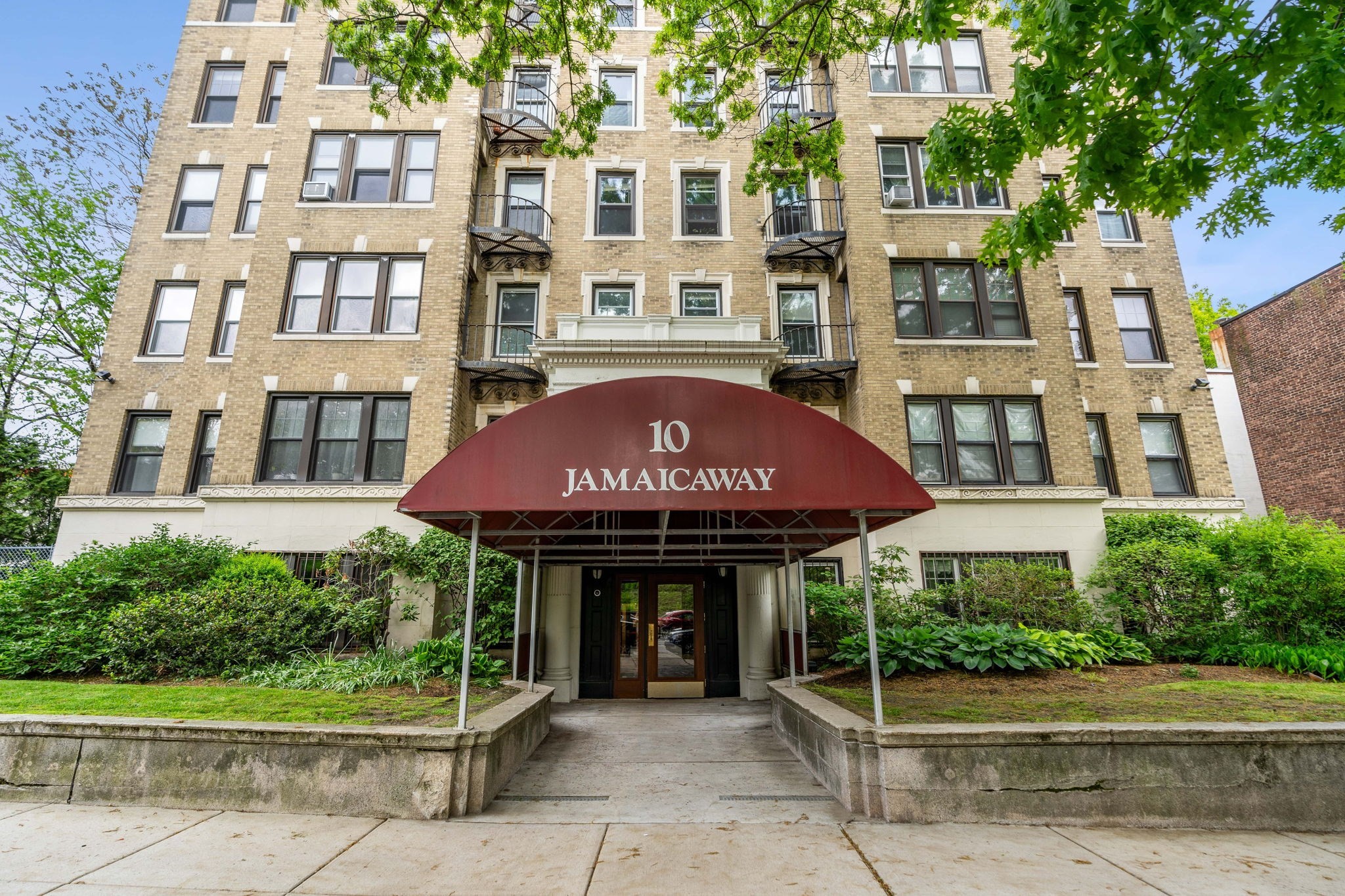 10 Jamaicaway Unit 8, Mission Hill, Boston, MA 02130