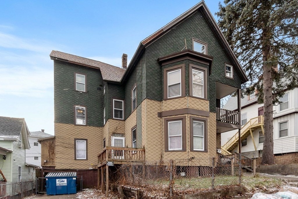 14 Hancock St, Worcester, MA 01610