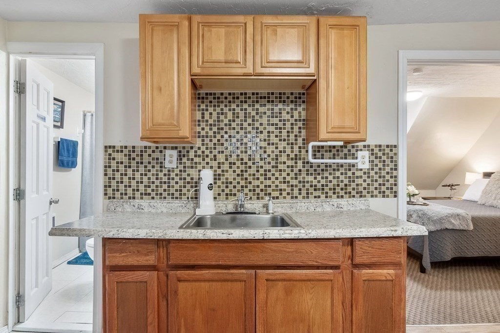 14 Hancock St, Worcester, MA 01610 - Image 8