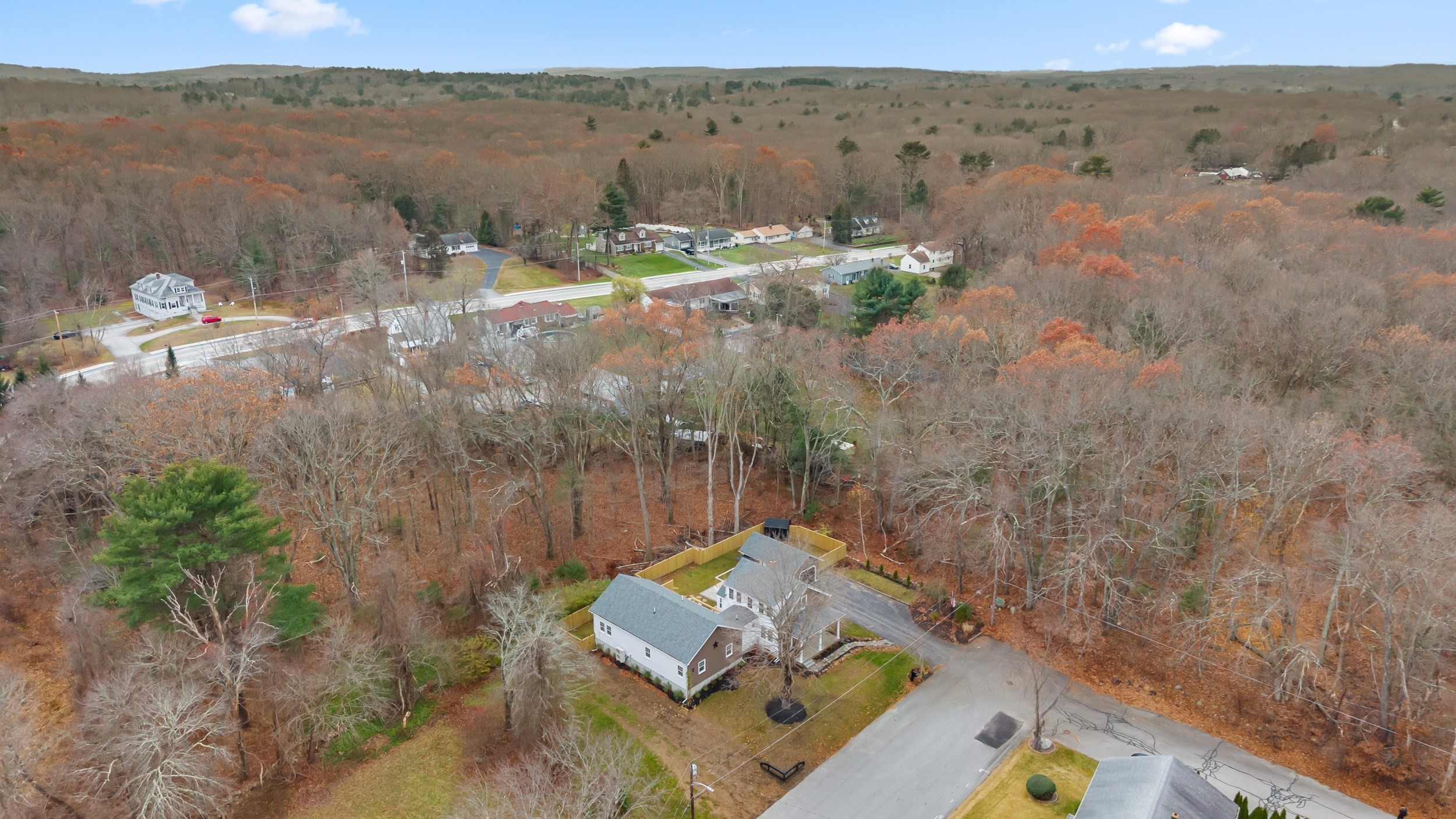 7 Nipmuck Dr, Webster, MA 01570