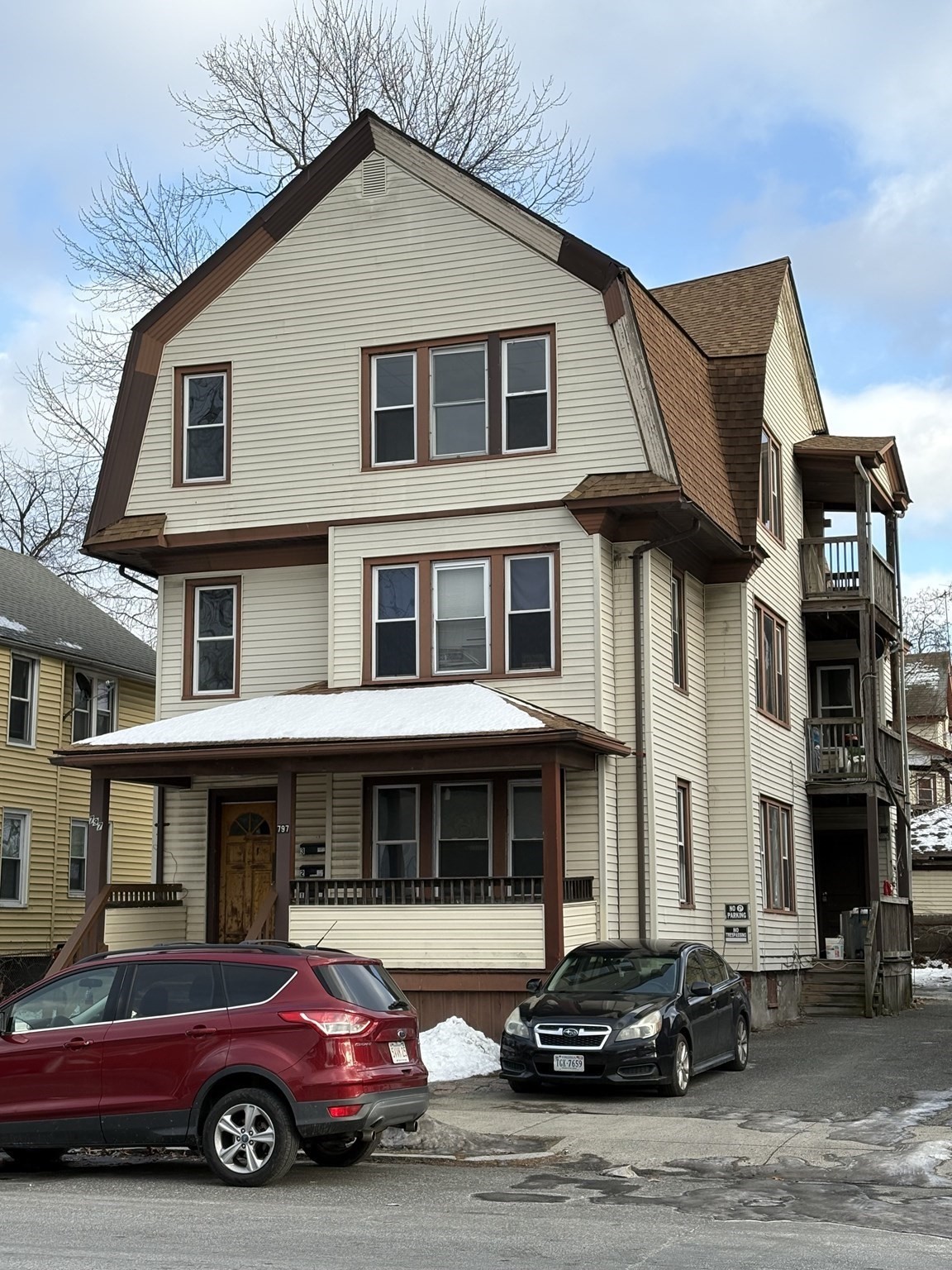 797 Carew St, Springfield, MA 01104