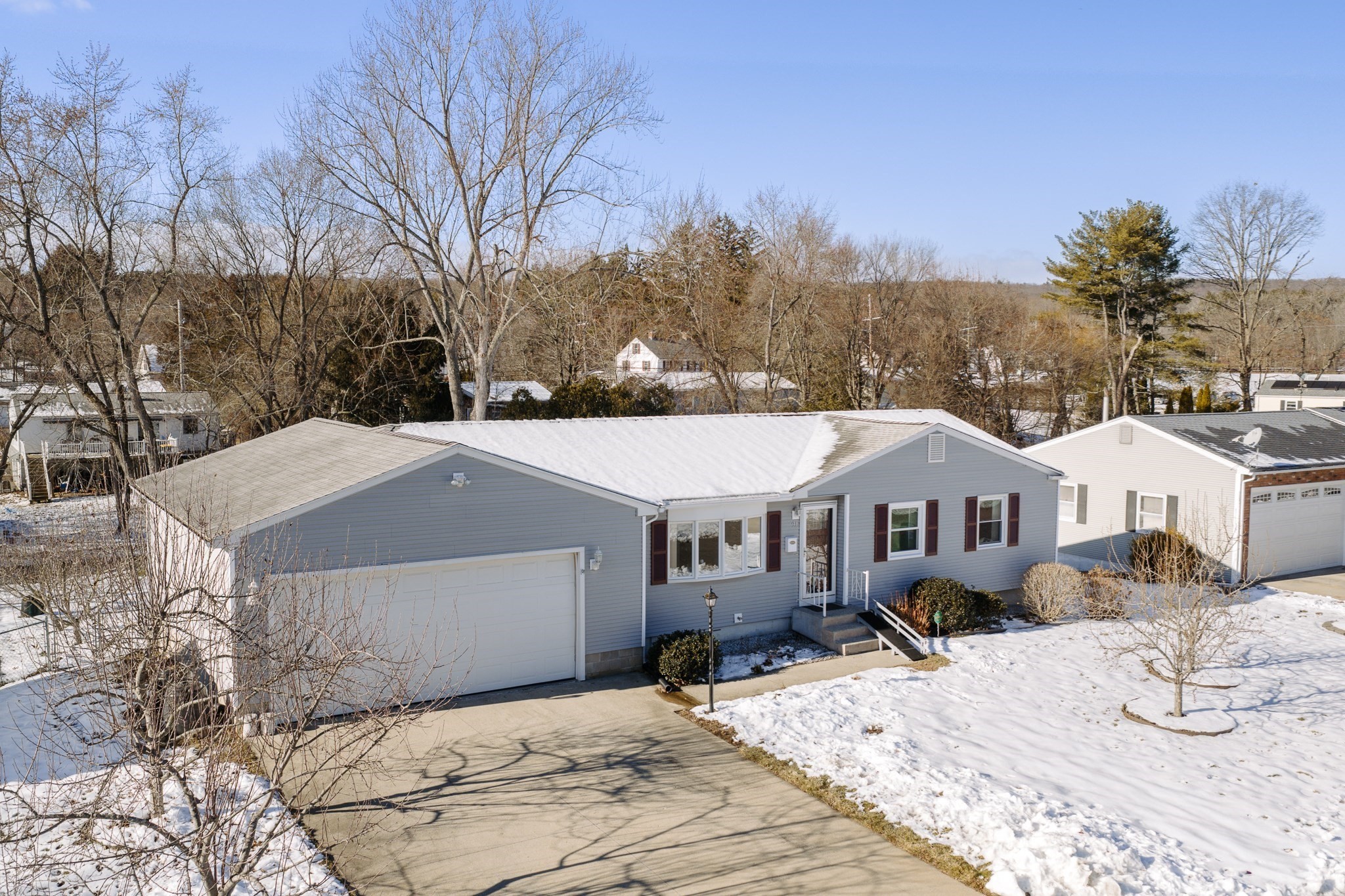 91 Knollwood Cir, Holyoke, MA 01040 - Image 3
