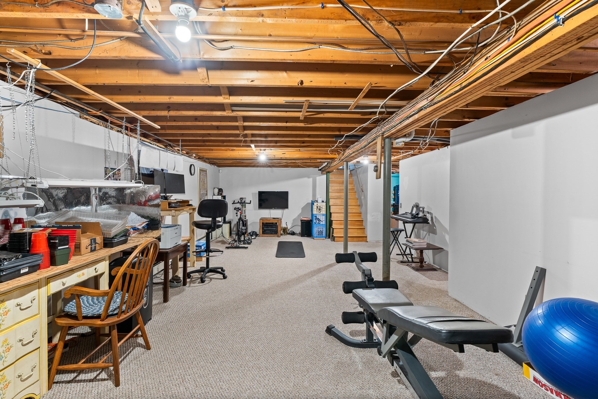 91 Knollwood Cir, Holyoke, MA 01040 - Image 36