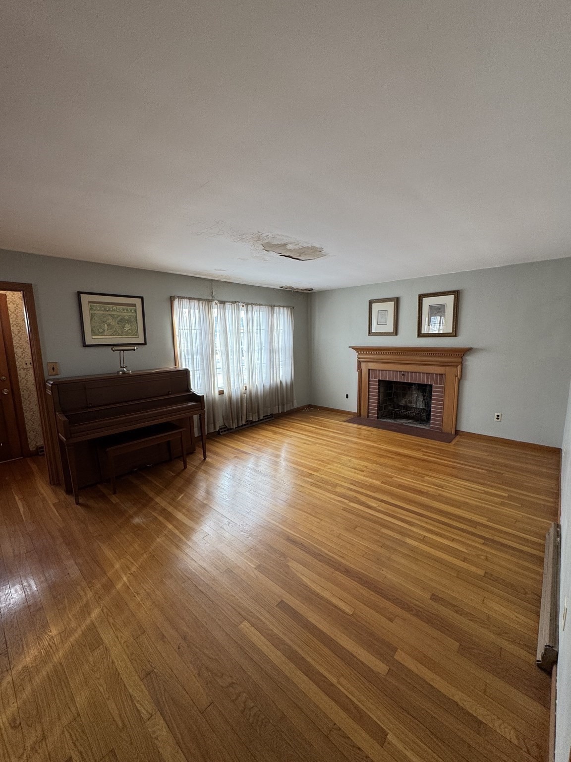 39 McKinley Ave, Lowell, MA 01851 - Image 8