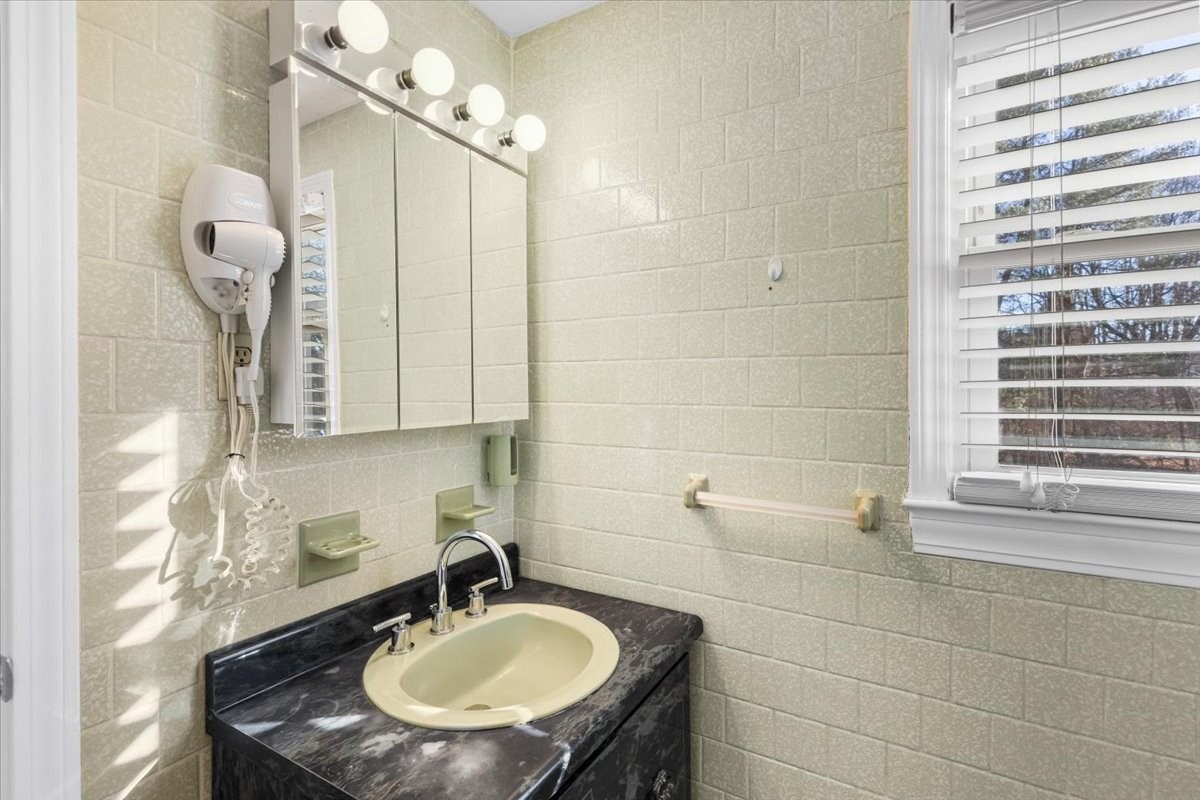 111 Indian Head Rd, Framingham, MA 01701 - Image 24