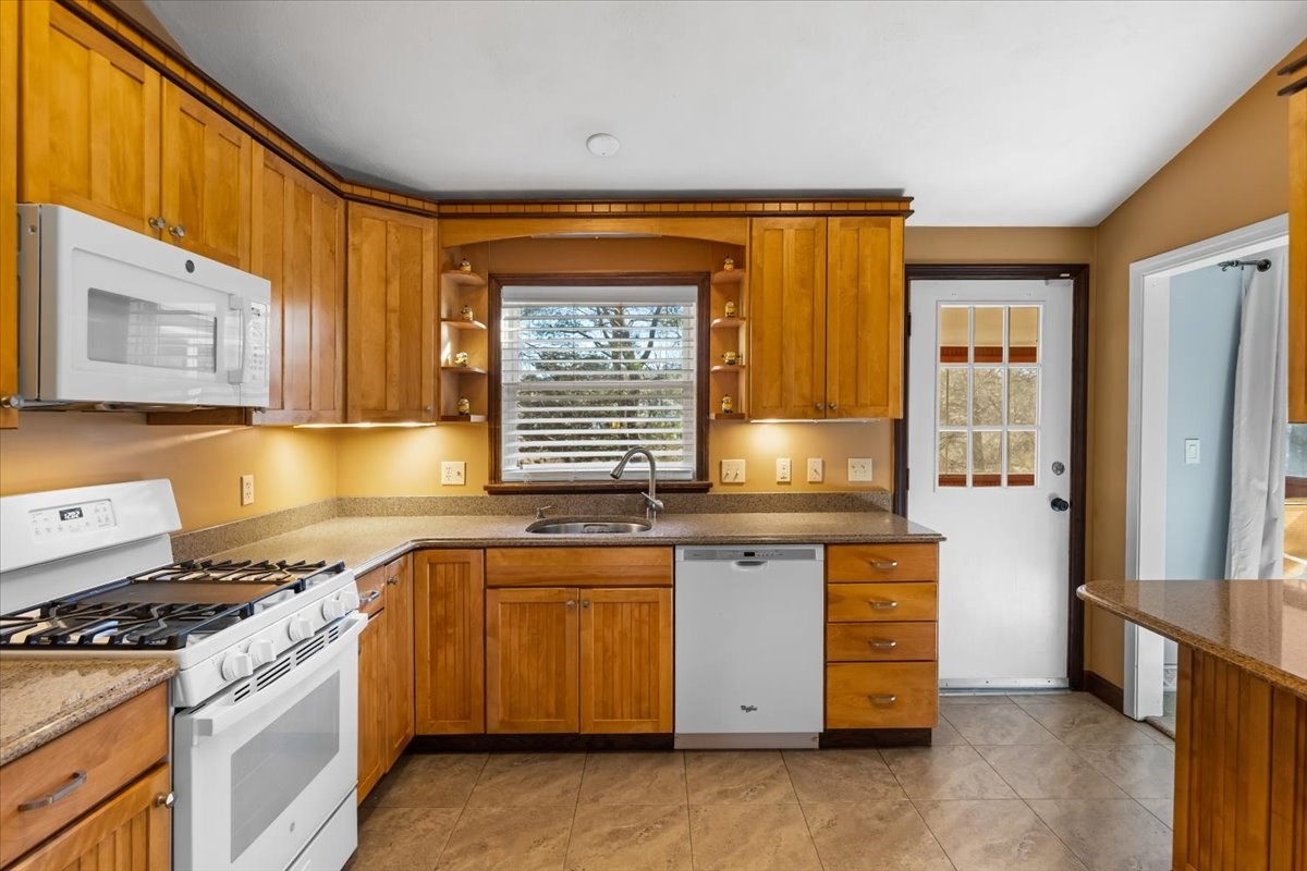 111 Indian Head Rd, Framingham, MA 01701 - Image 8