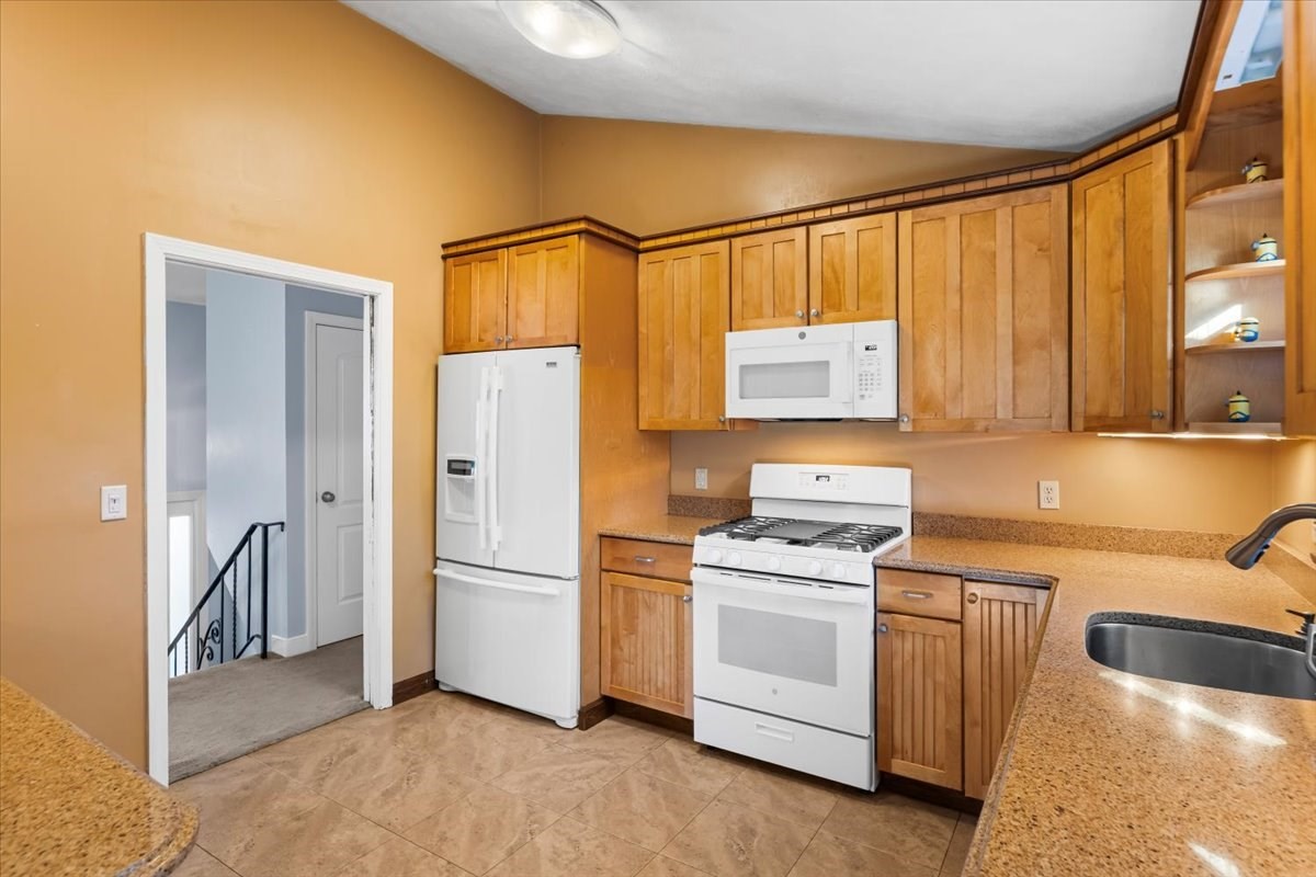 111 Indian Head Rd, Framingham, MA 01701 - Image 10