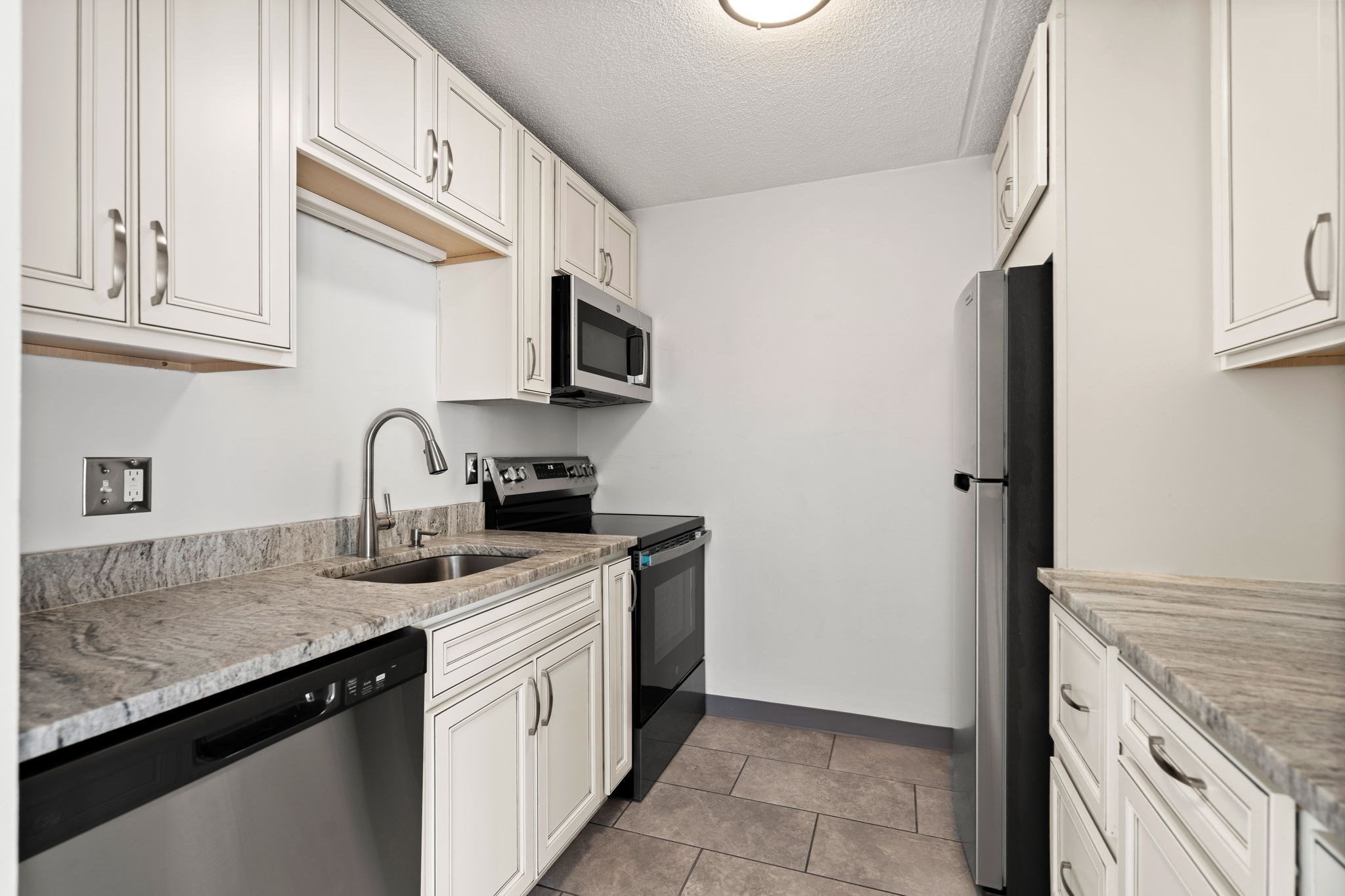 159 Franklin Unit E6, Stoneham, MA 02180 - Image 13