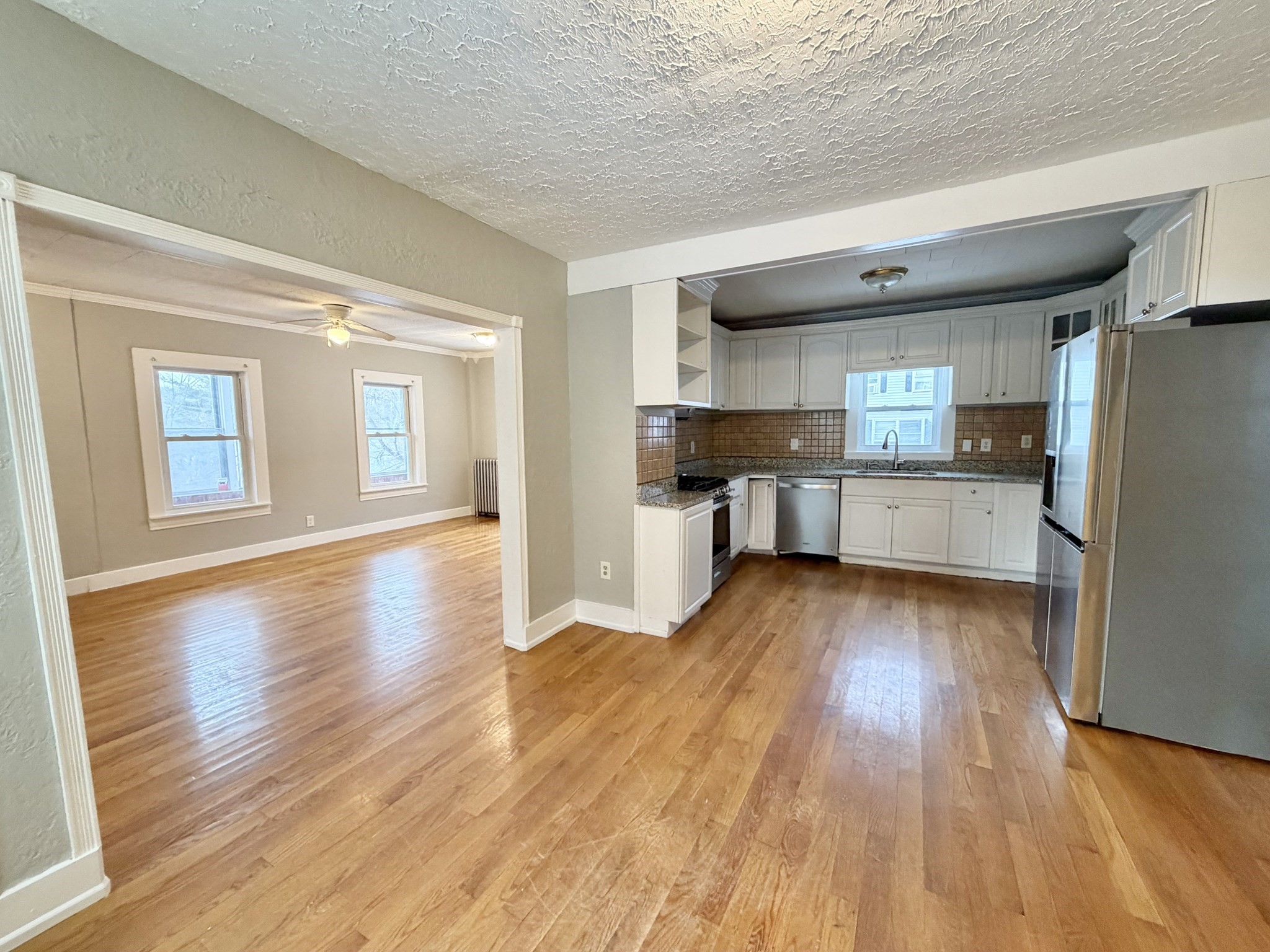 3 Rockland St, Fitchburg, MA 01420