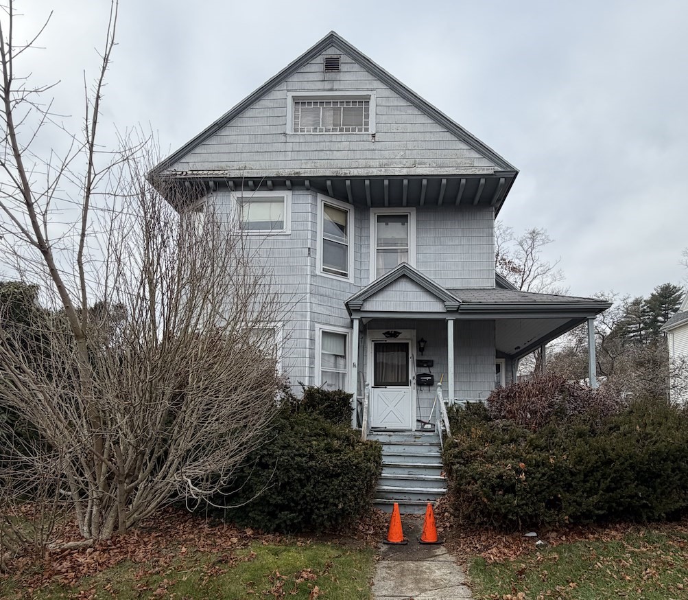 14 Schofield Ave, Dudley, MA 01571