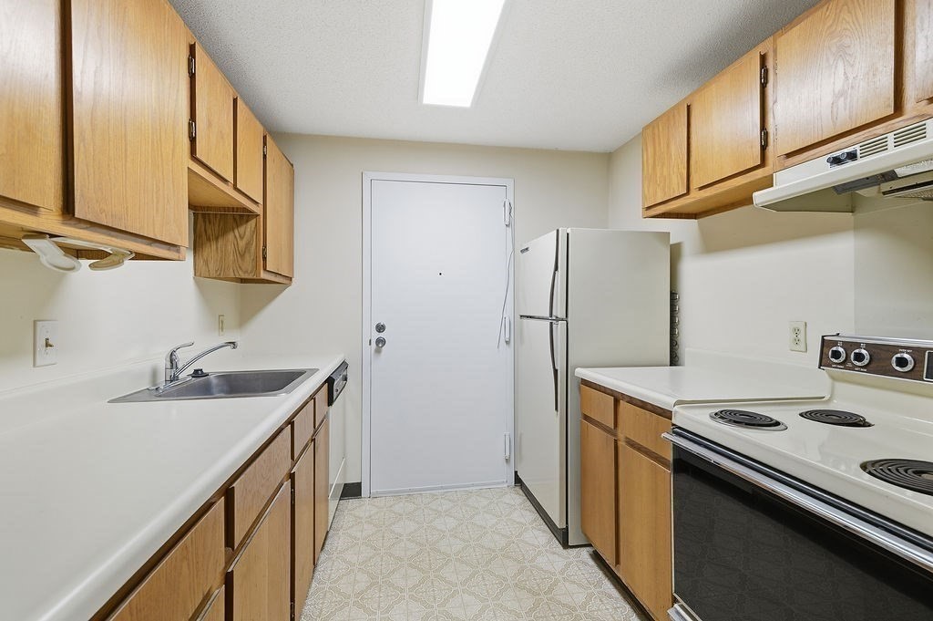 36 Silver Hill Ln Unit 21, Natick, MA 01760 - Image 3