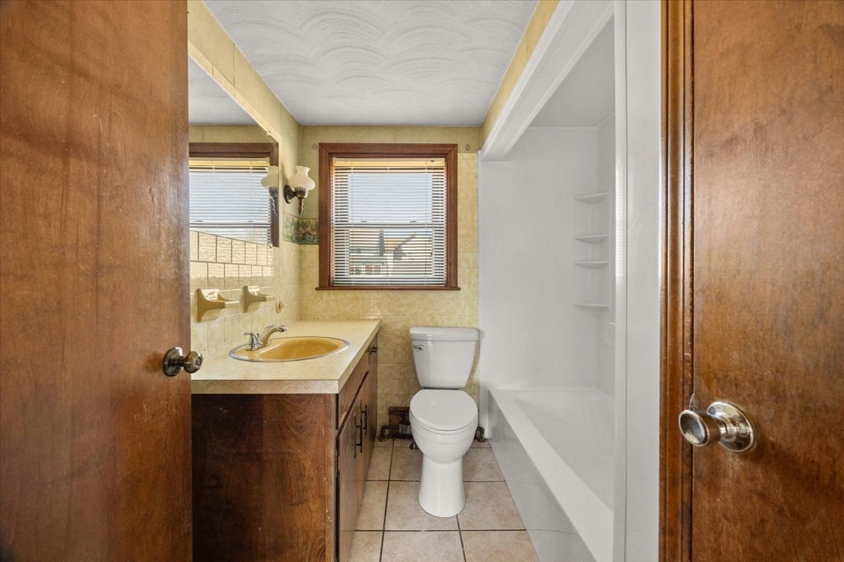 550 Middleboro Avenue, Taunton, MA 02718 - Image 17