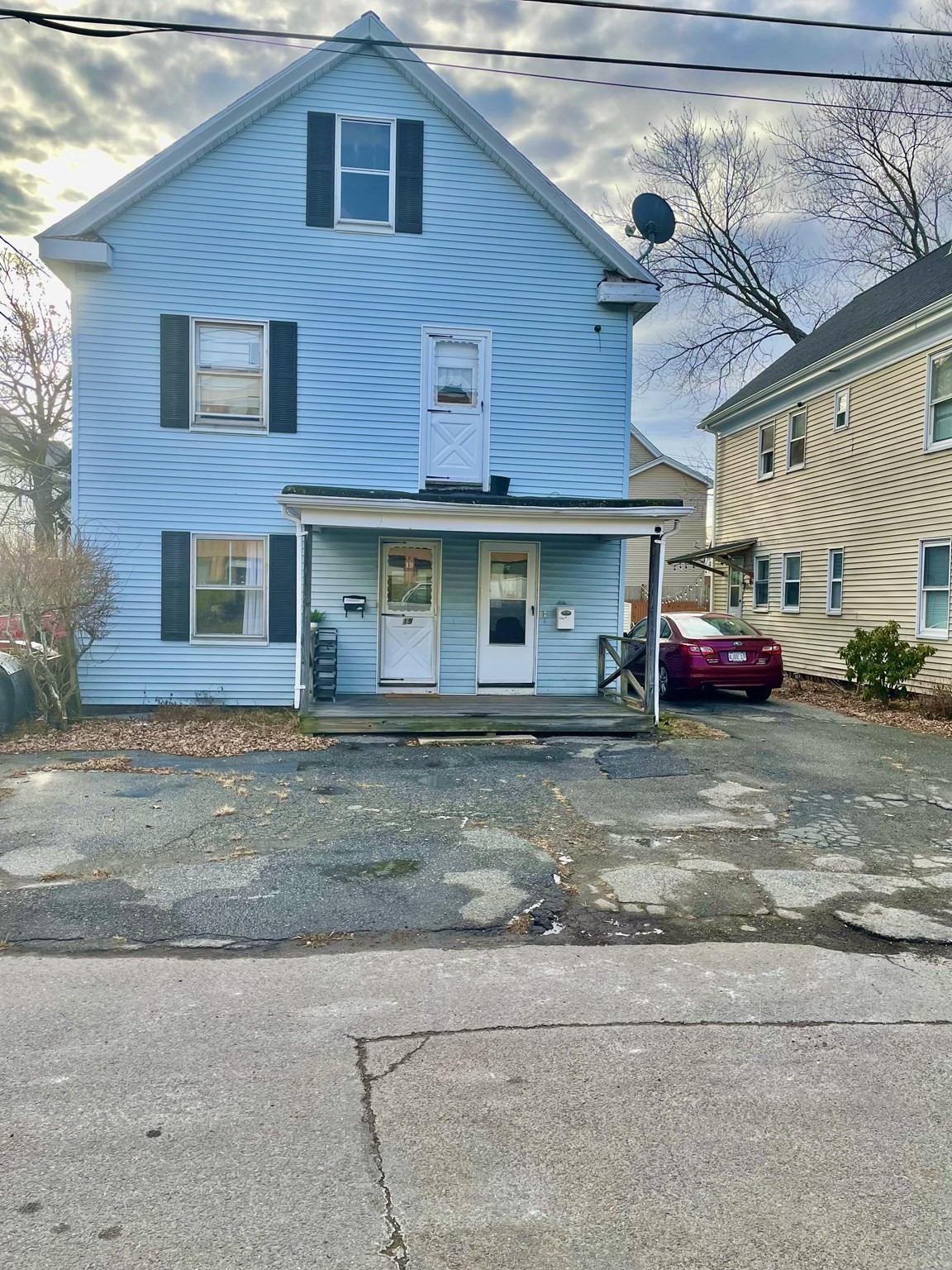17 Taylor St, Framingham, MA 01702