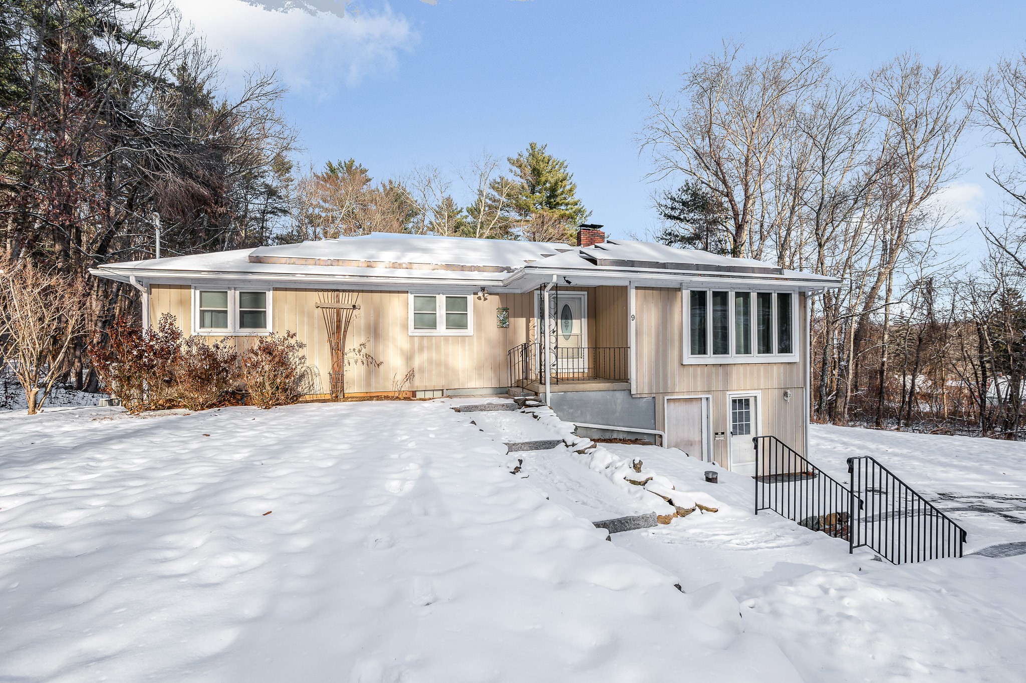 9 John Gilbert Rd, West Brookfield, MA 01585