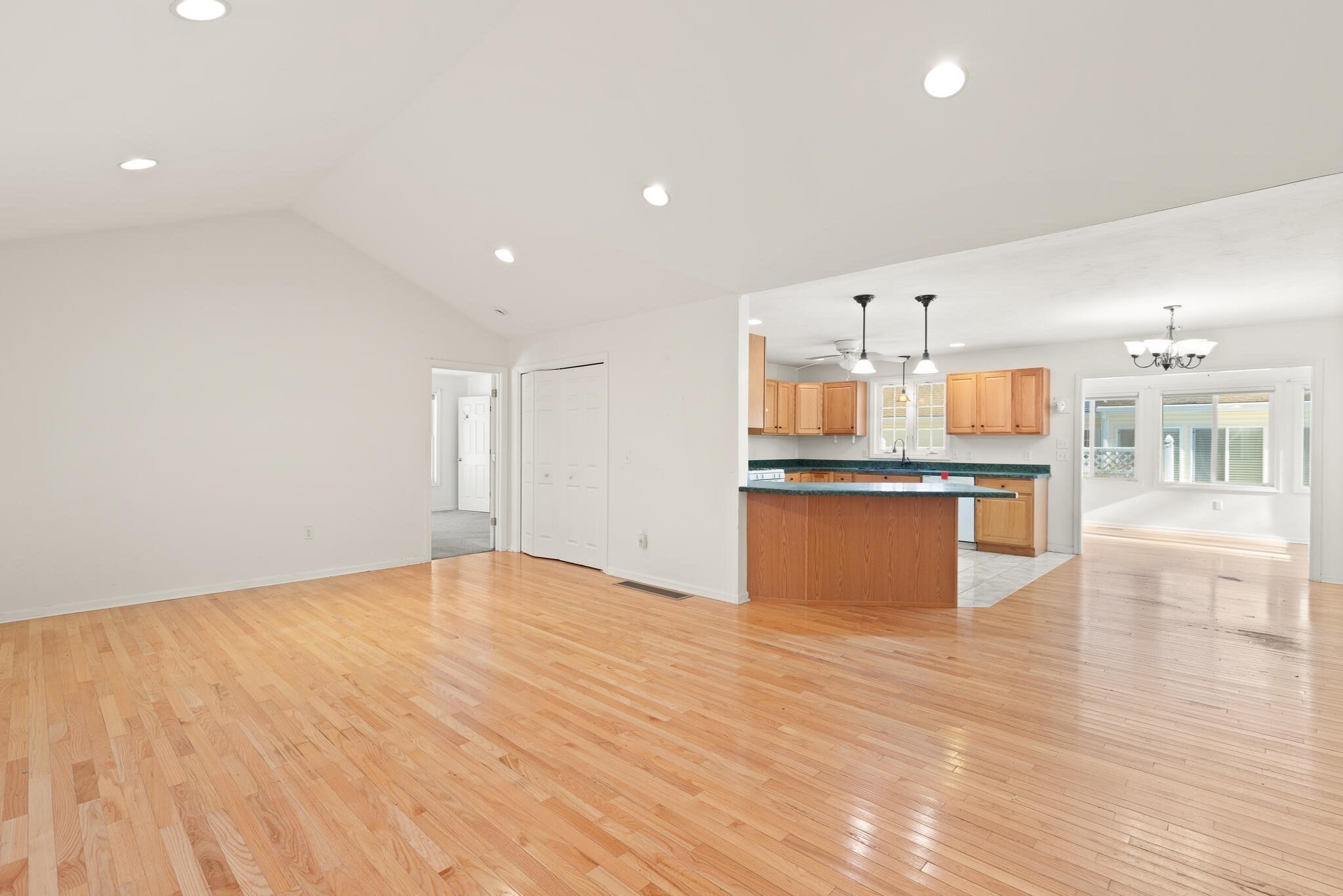 35 Preston Place, Easton, MA 02356 - Image 3