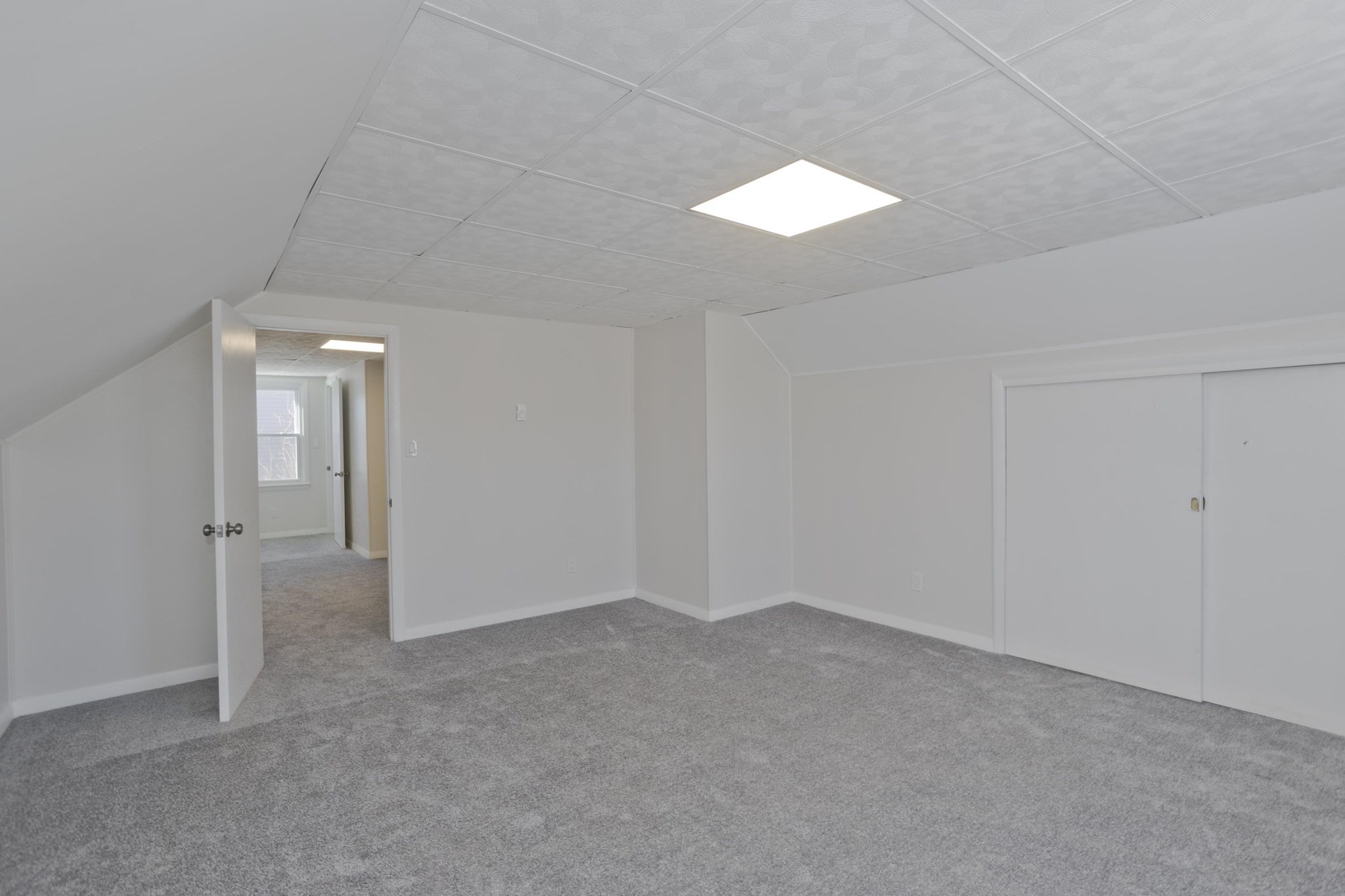 27 Cortland St, Chicopee, MA 01020 - Image 33