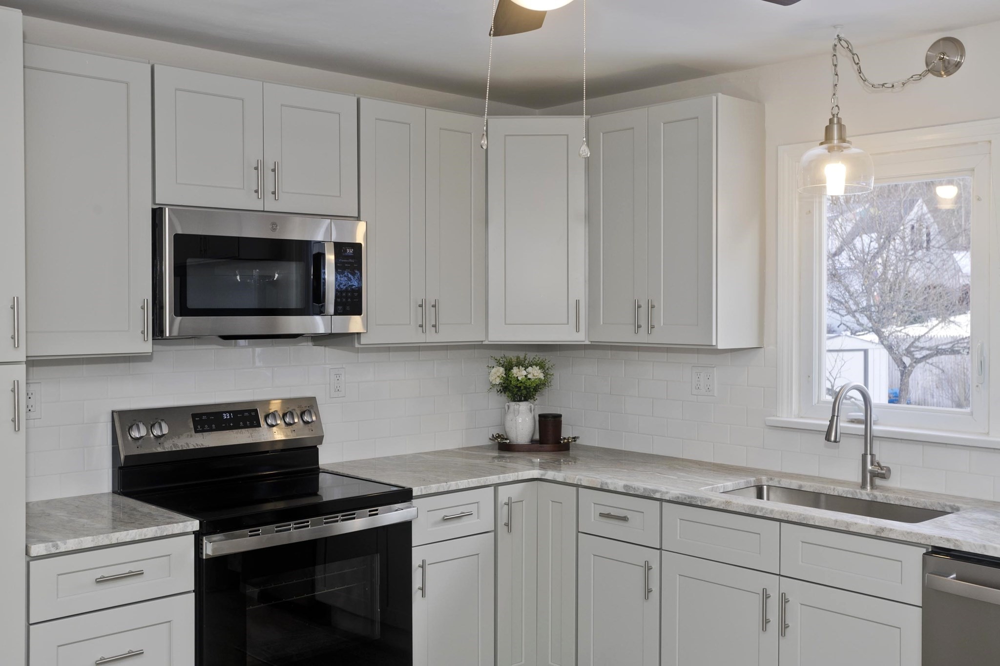 27 Cortland St, Chicopee, MA 01020 - Image 10