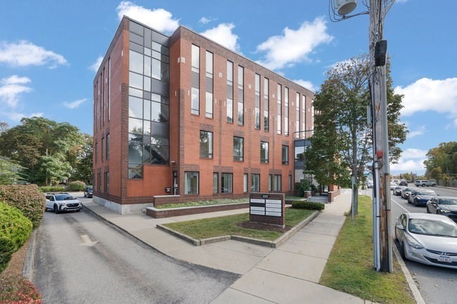 333 North Ave Unit 2, Wakefield, MA 01880 - Image 1