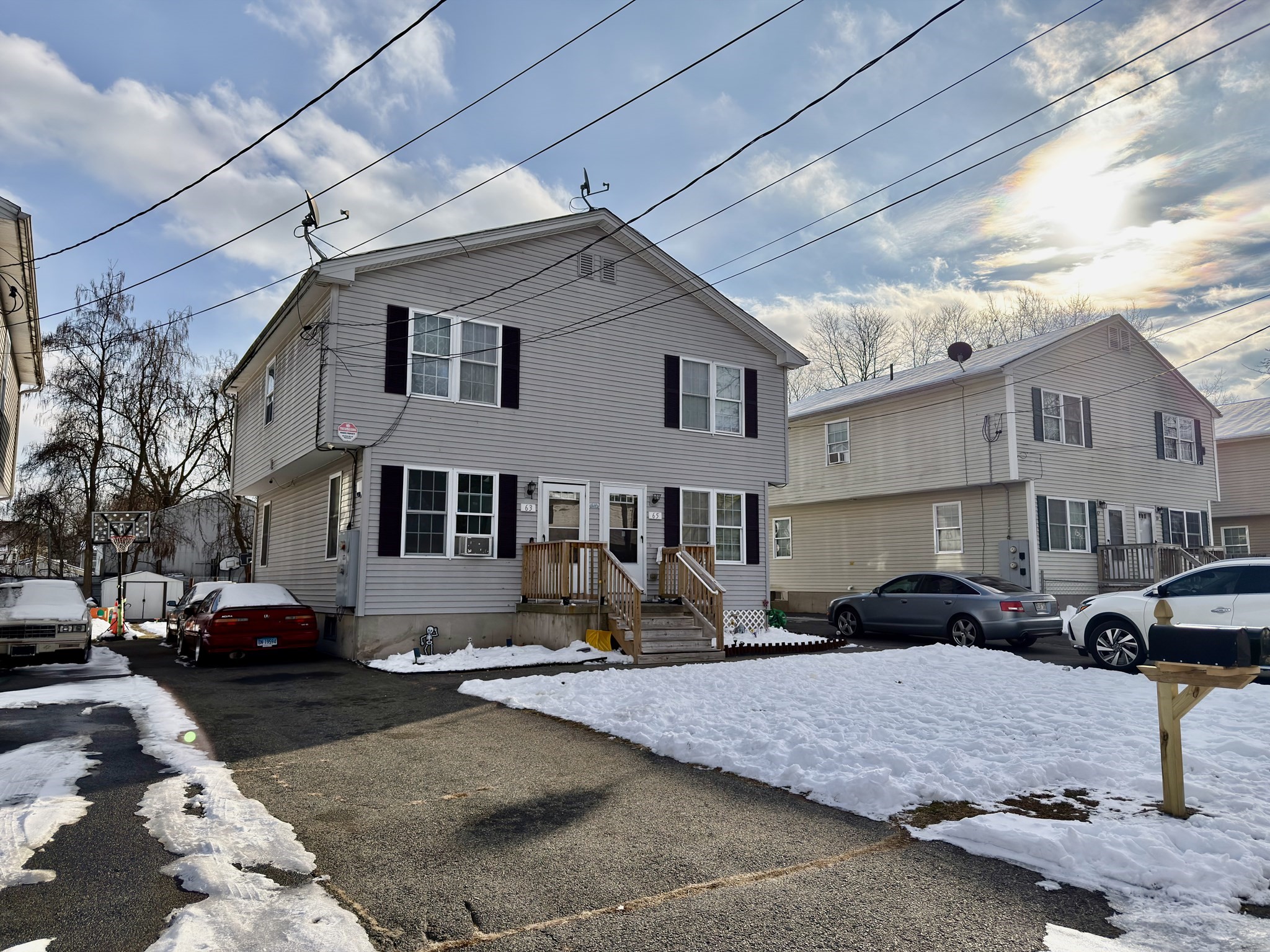 63 Pinevale St, Springfield, MA 01151