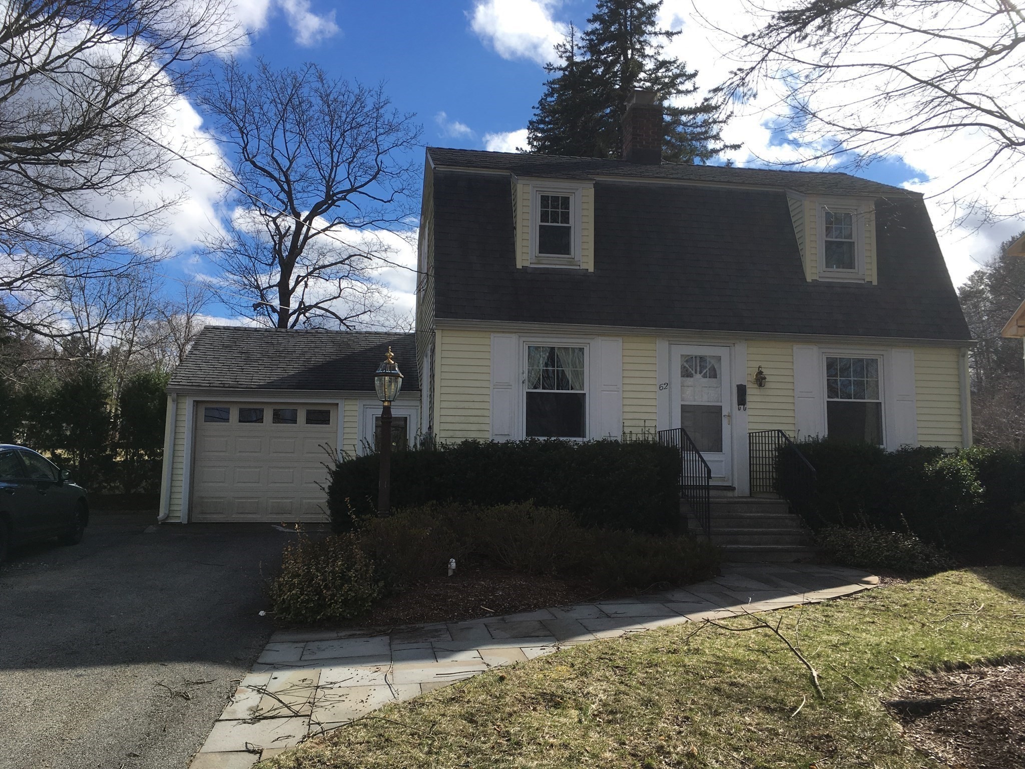62 School St, Auburn, MA 01501