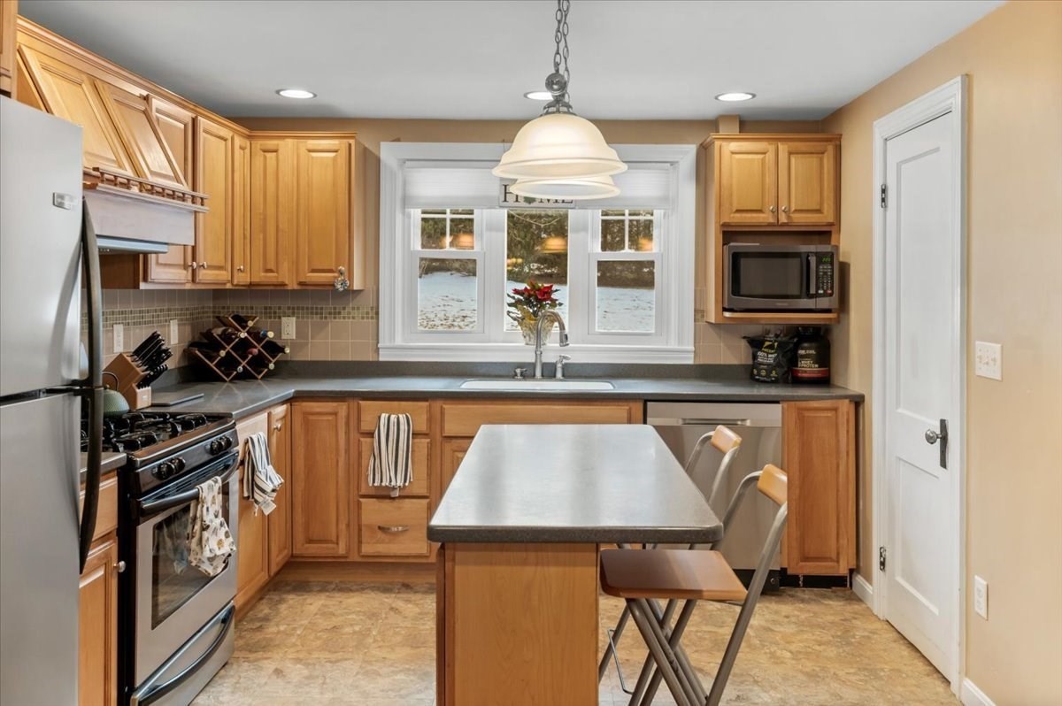 62 School St, Auburn, MA 01501 - Image 12