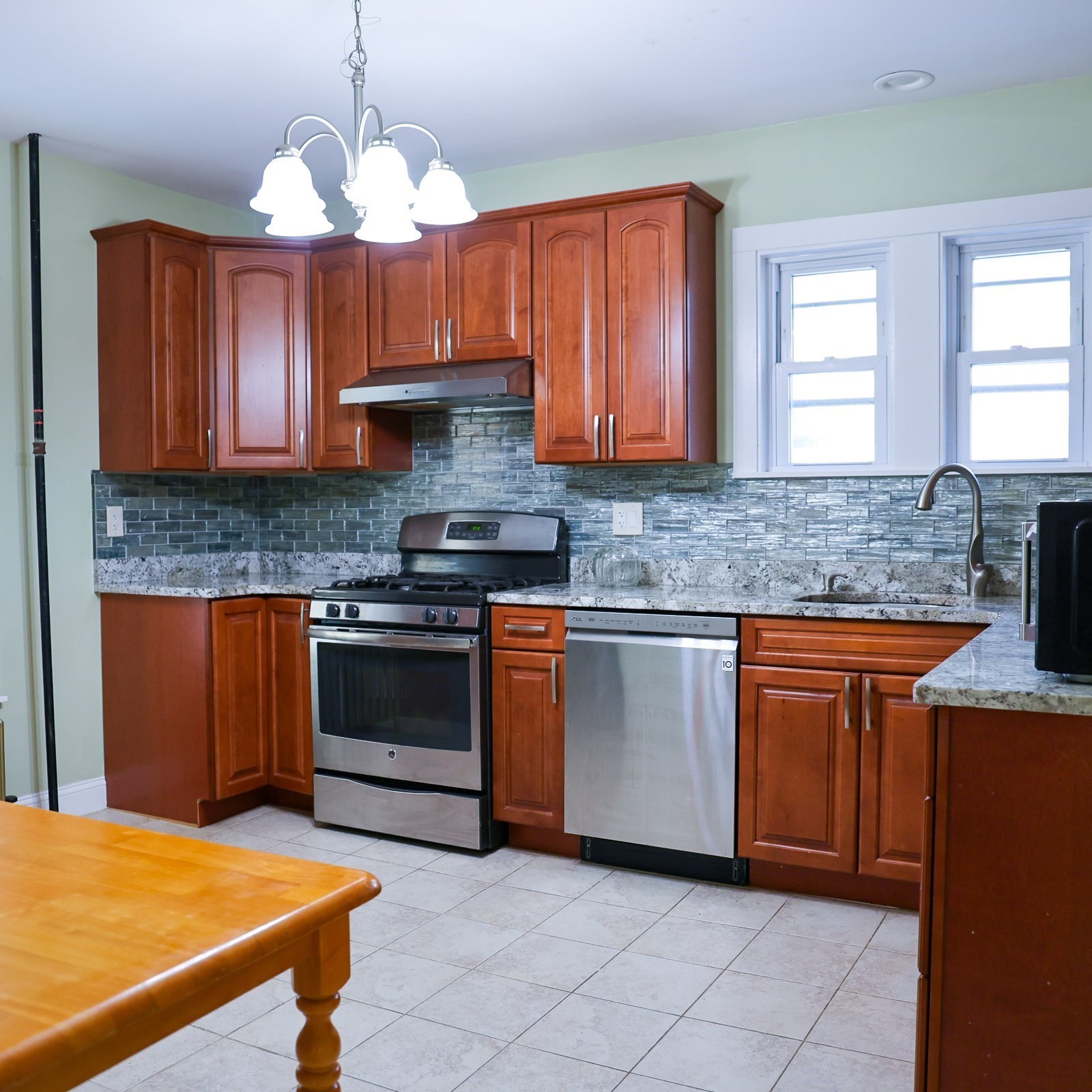 186 Powell St, Lowell, MA 01851 - Image 16